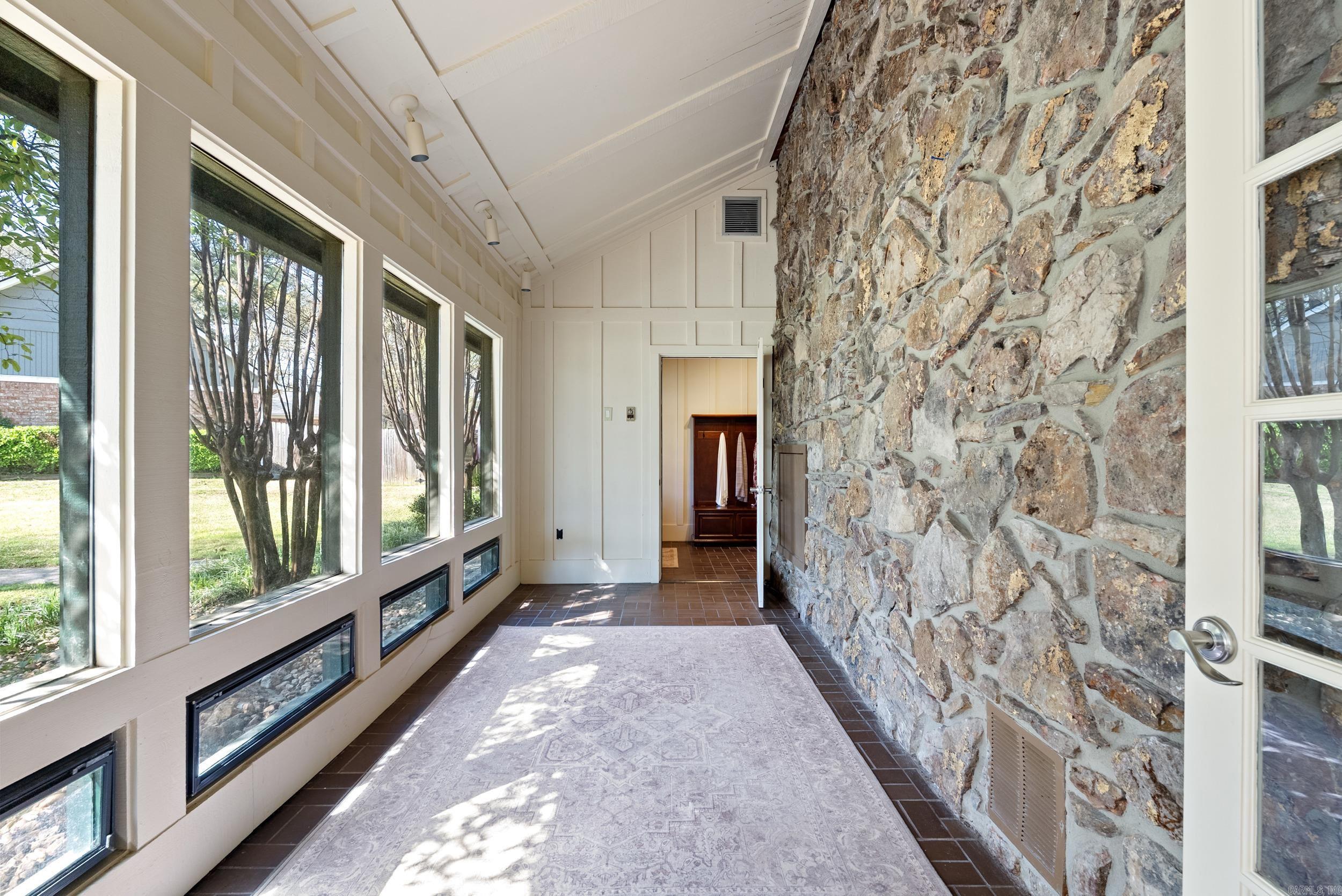 MAUMELLE CLUB MANOR TO CRYSTAL - Residential