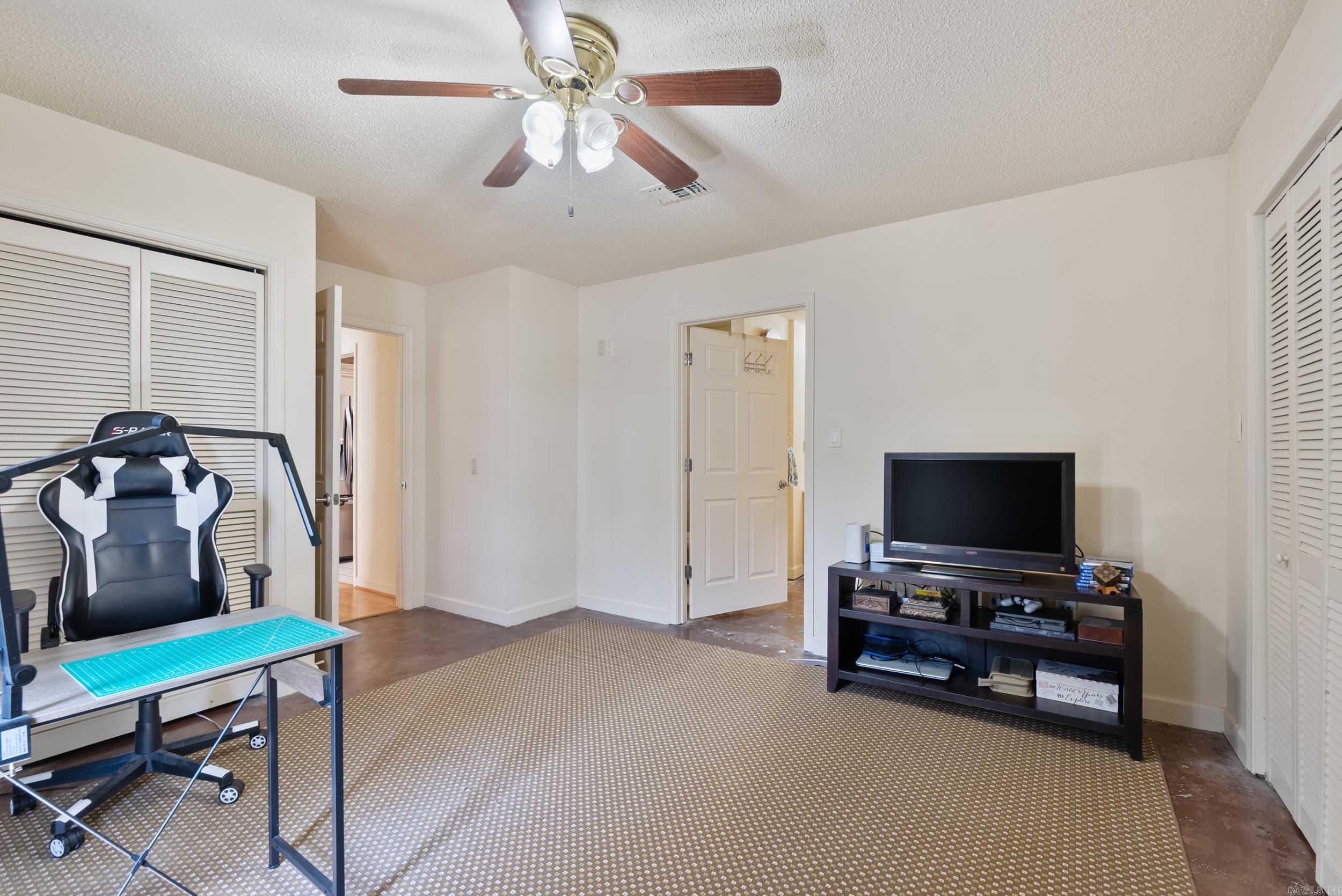 MAUMELLE CLUB MANOR TO CRYSTAL - Residential