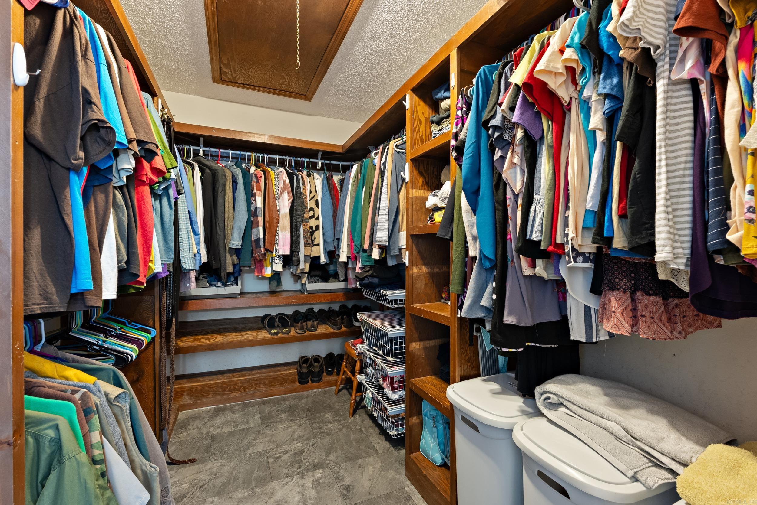 MAUMELLE CLUB MANOR TO CRYSTAL - Residential