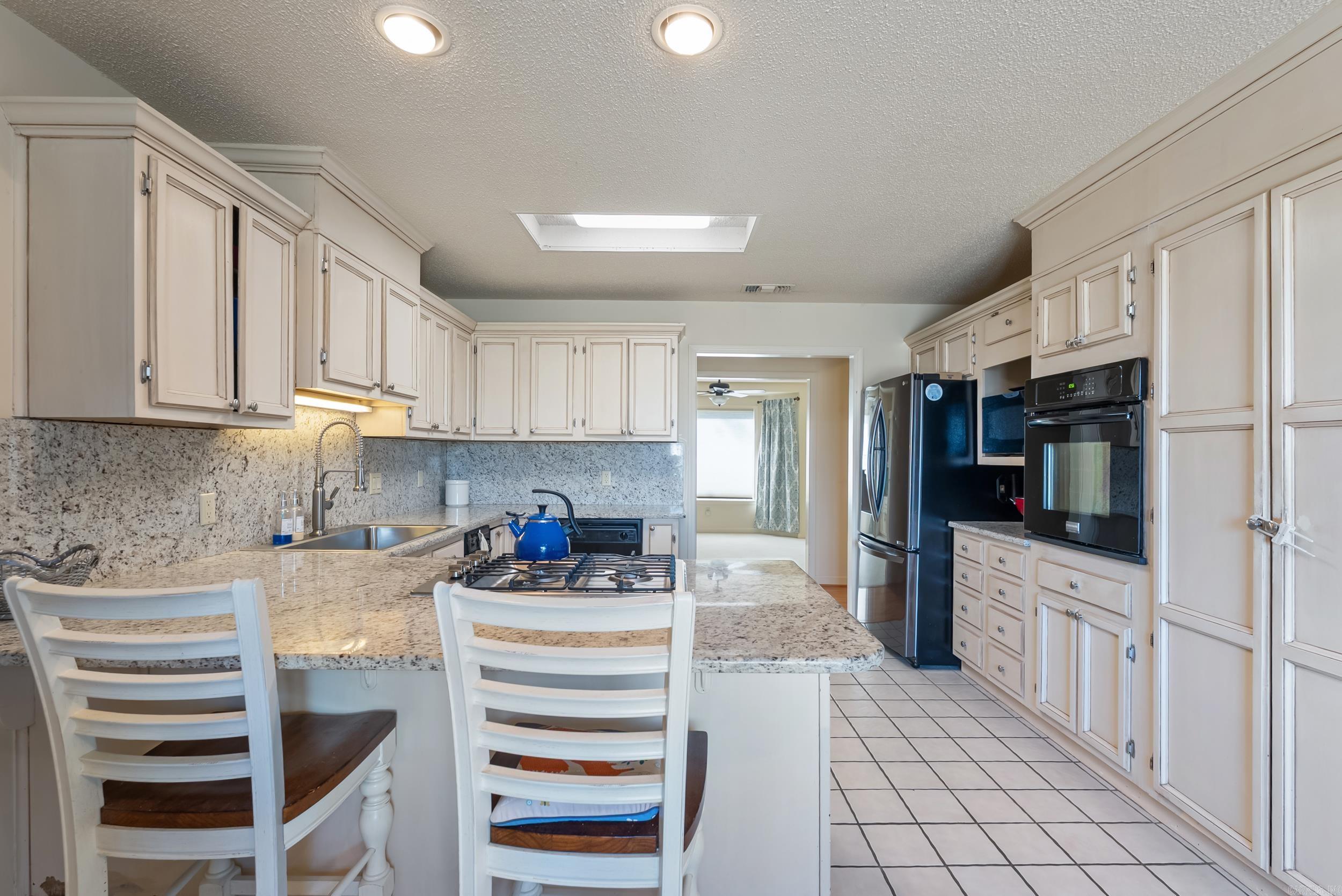 MAUMELLE CLUB MANOR TO CRYSTAL - Residential