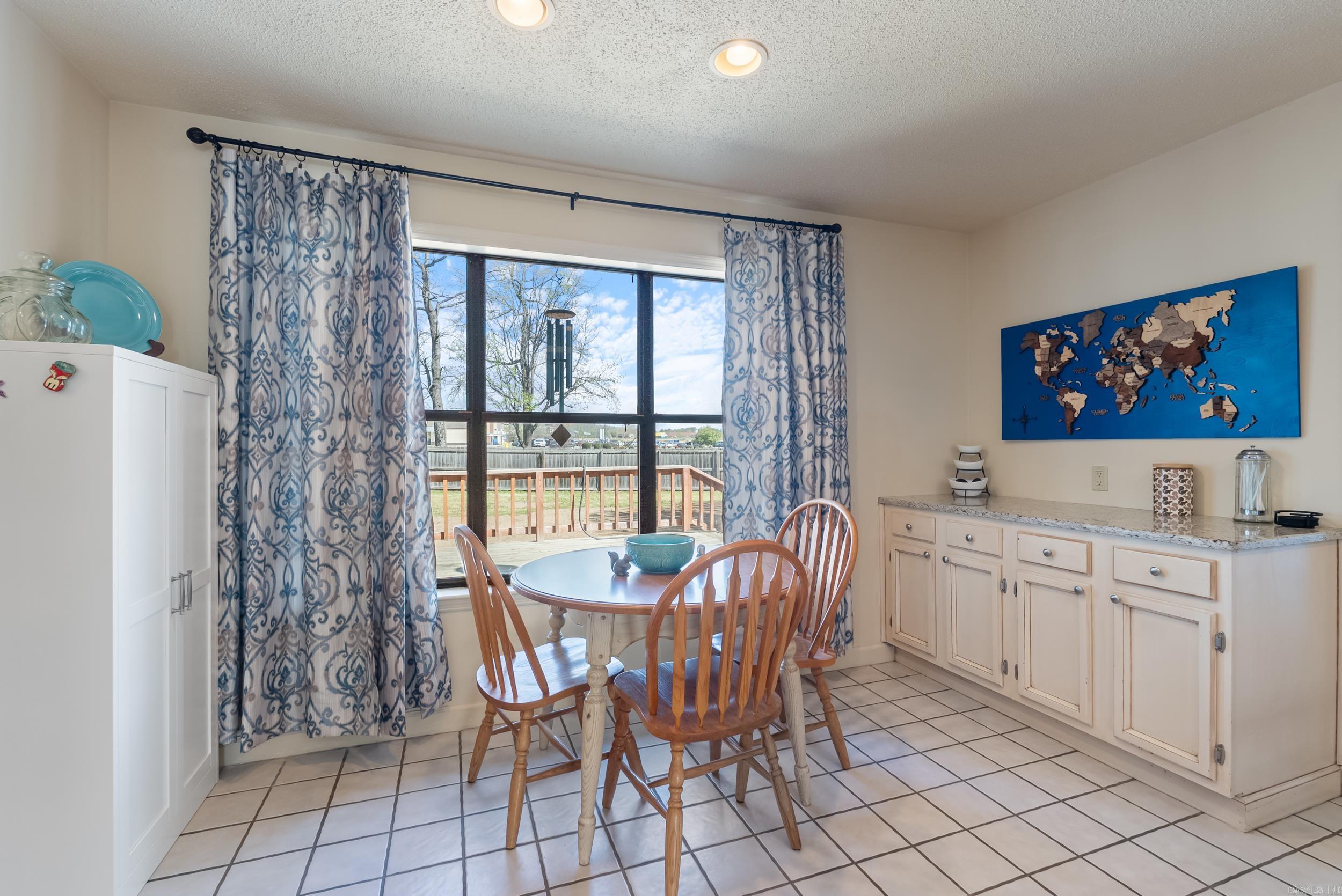 MAUMELLE CLUB MANOR TO CRYSTAL - Residential