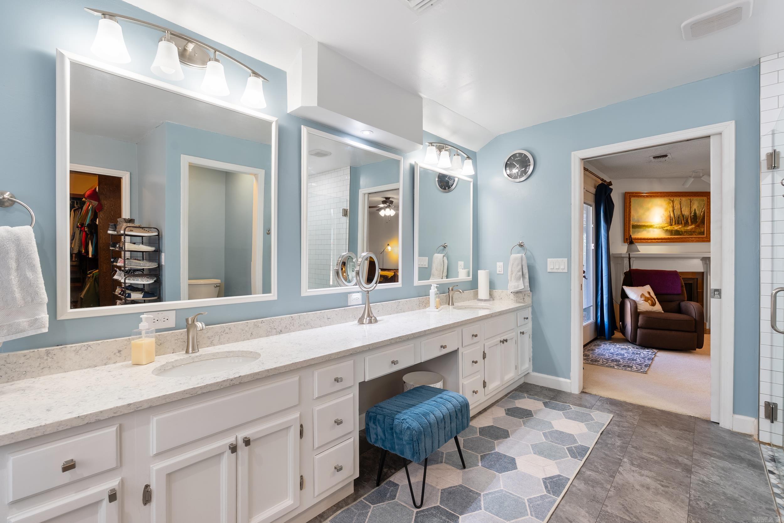 MAUMELLE CLUB MANOR TO CRYSTAL - Residential