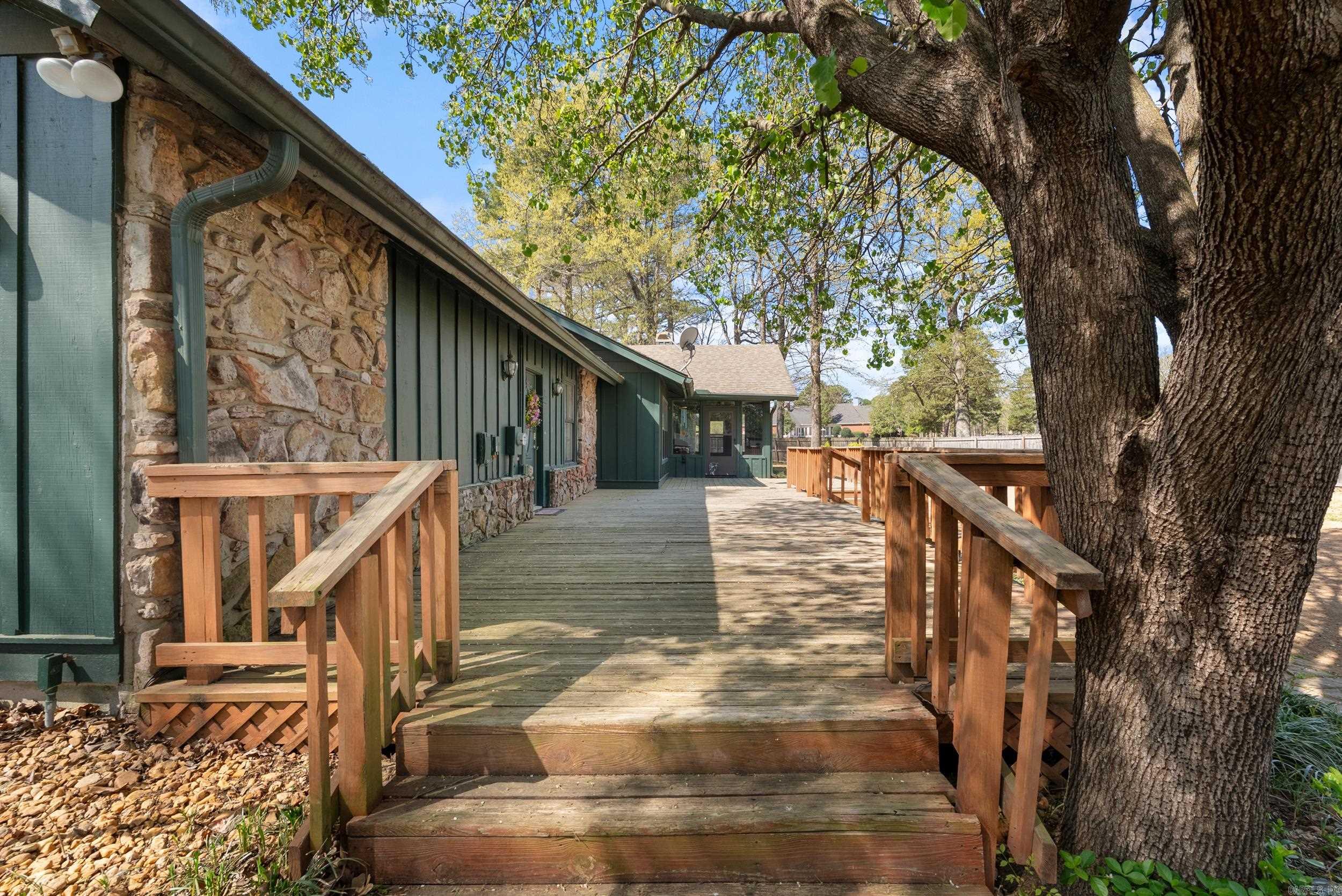 MAUMELLE CLUB MANOR TO CRYSTAL - Residential