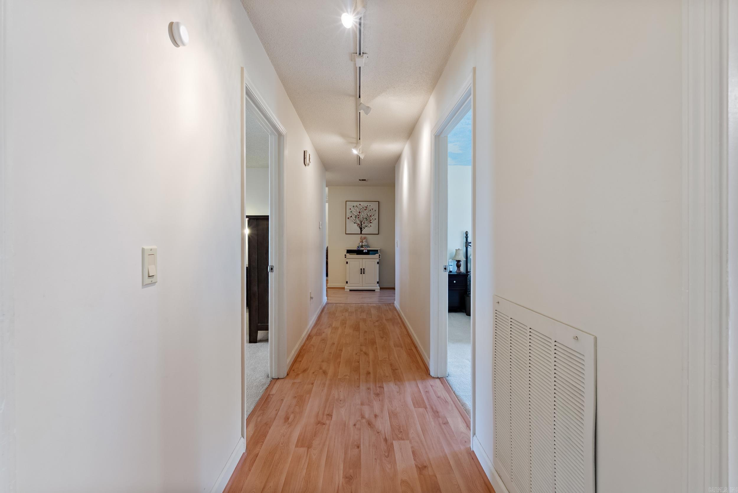 MAUMELLE CLUB MANOR TO CRYSTAL - Residential