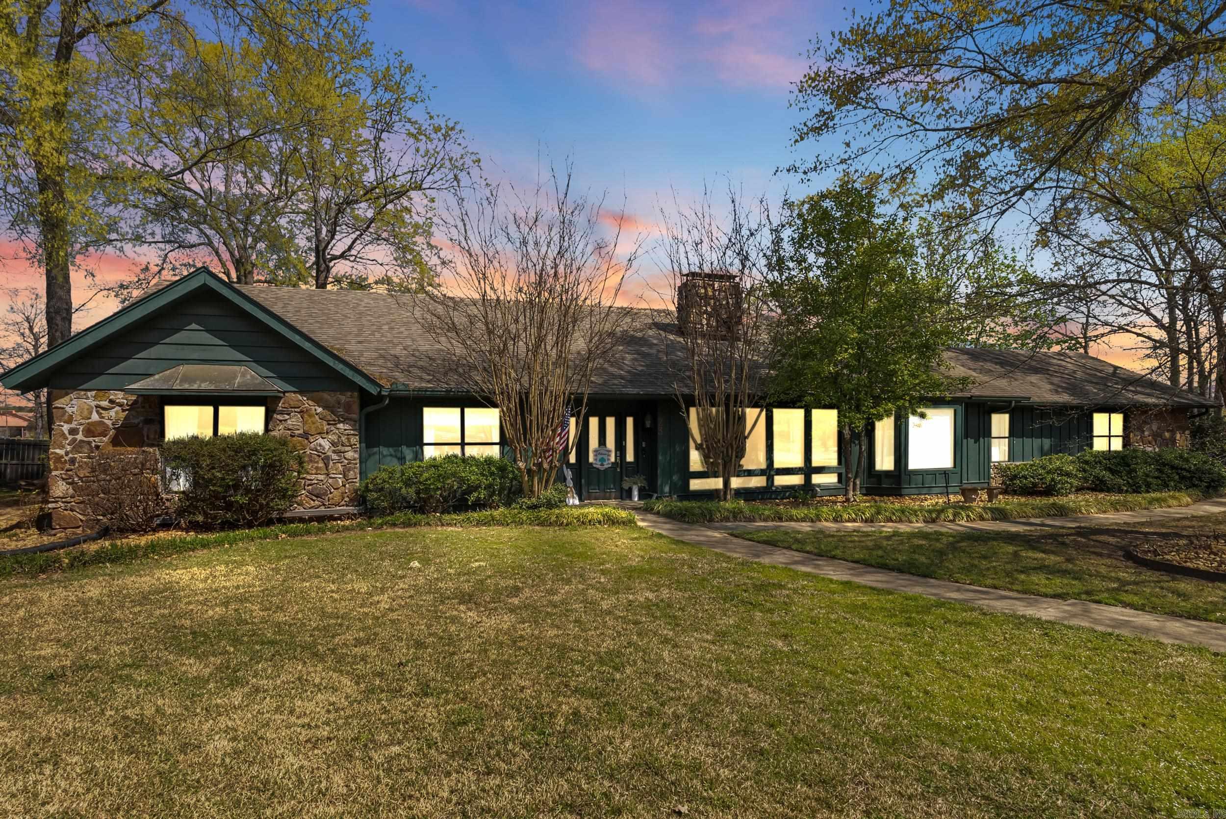 MAUMELLE CLUB MANOR TO CRYSTAL - Residential