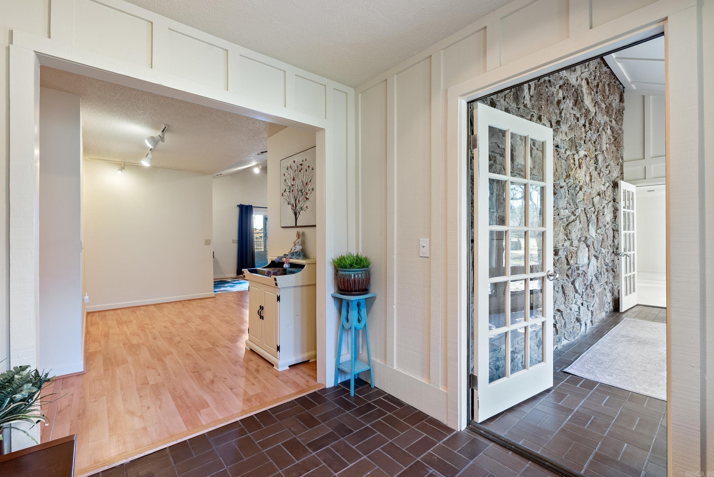 MAUMELLE CLUB MANOR TO CRYSTAL - Residential