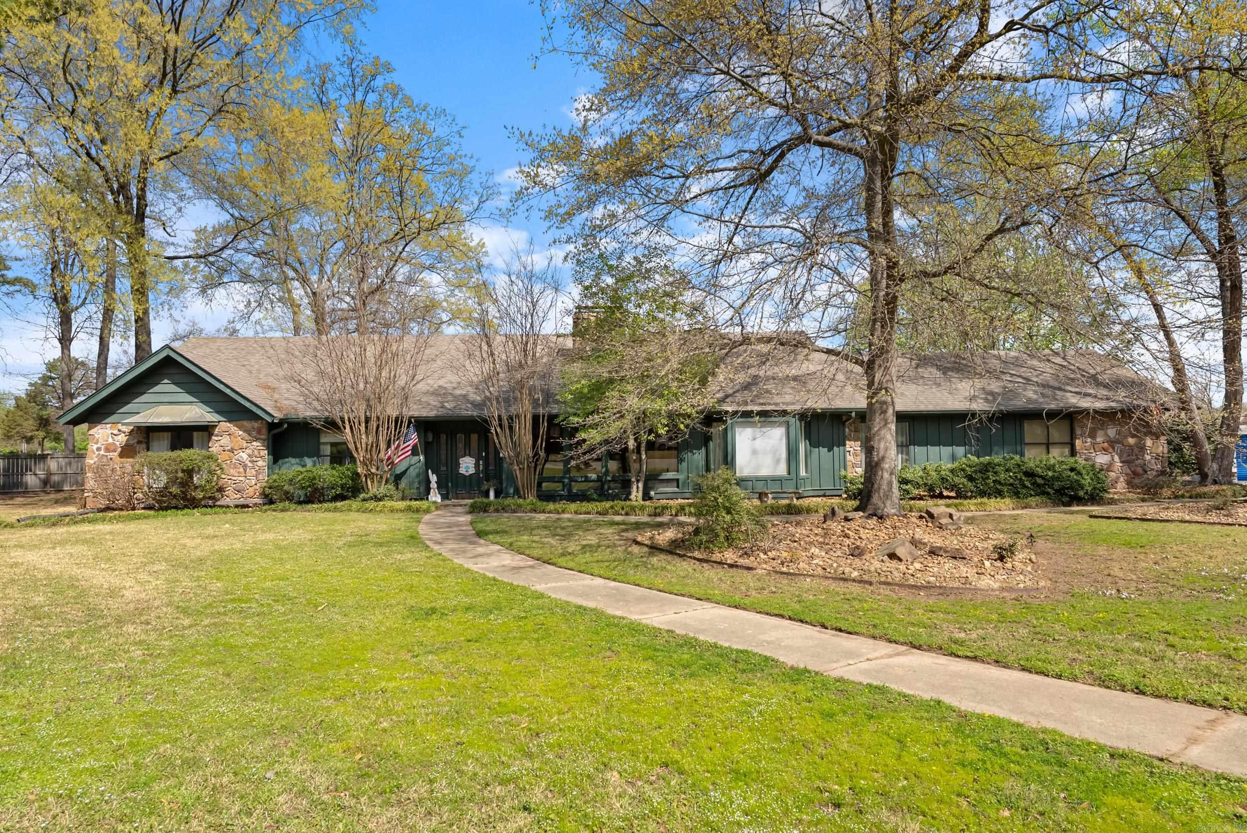 MAUMELLE CLUB MANOR TO CRYSTAL - Residential