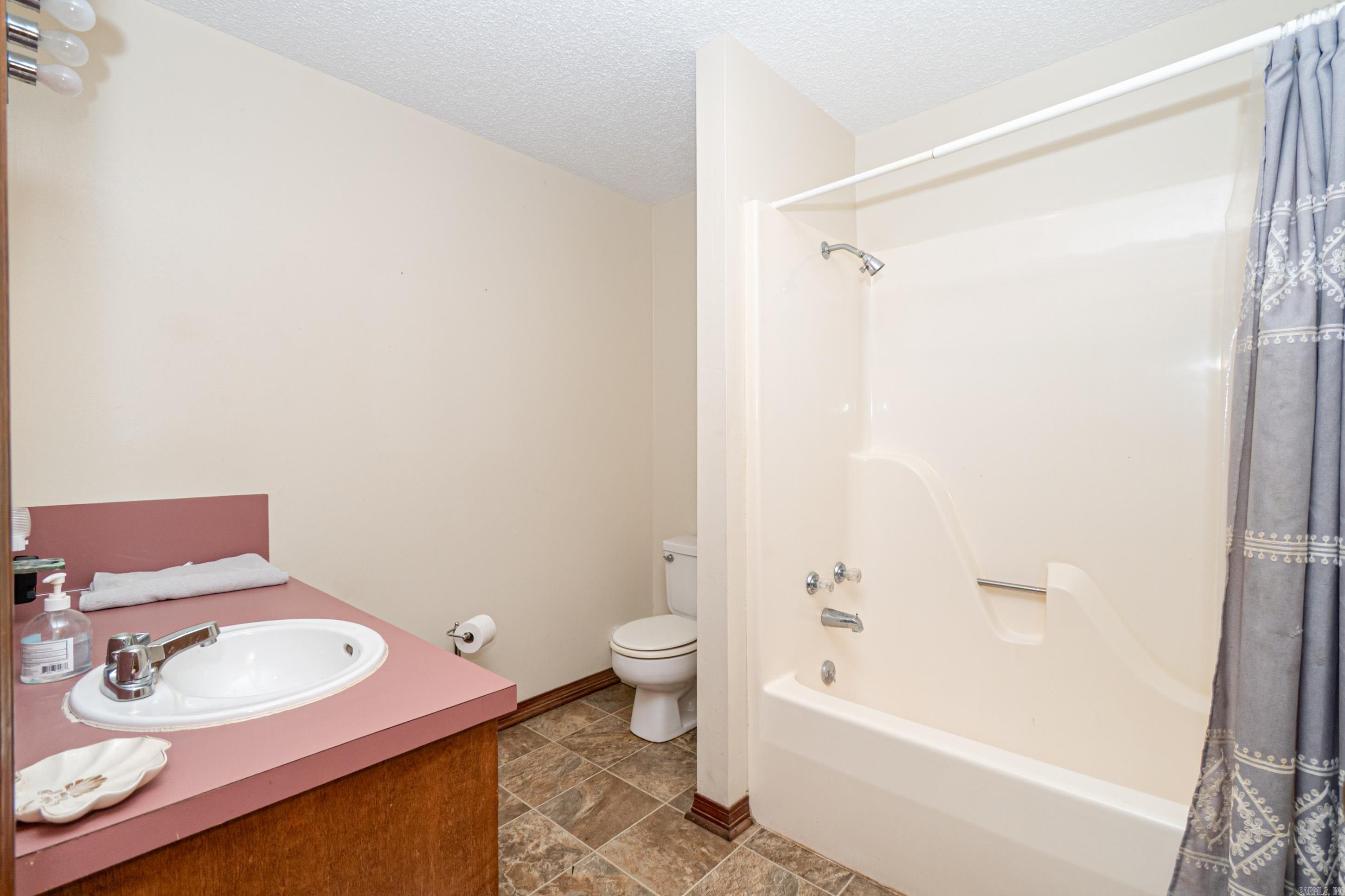 Felsenthal - Residential