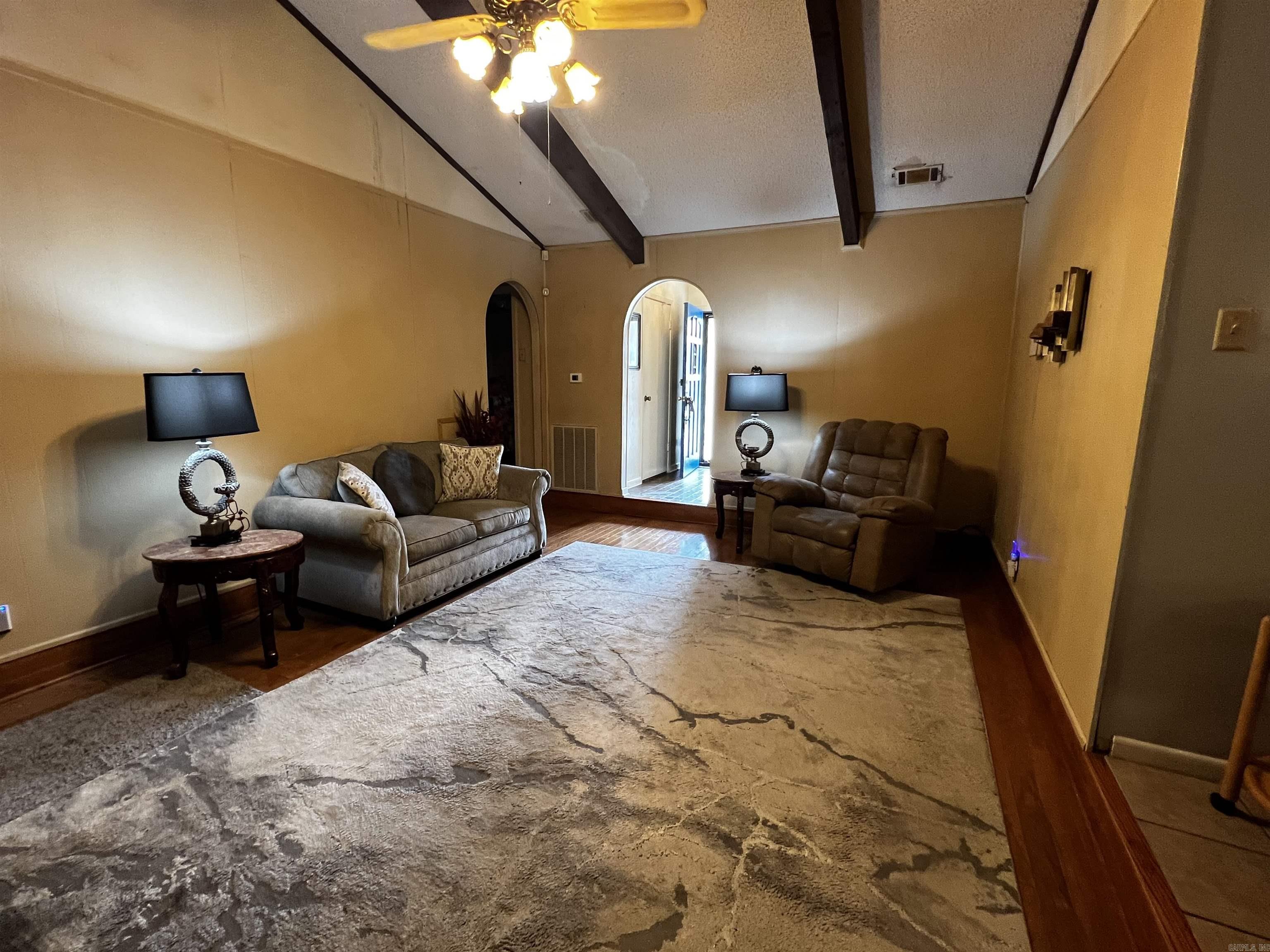 CAMPUS PLACE - Residential