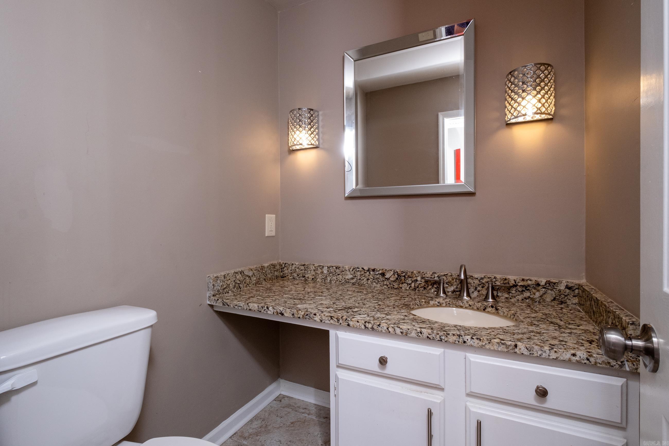 KINGSBRIDGE TWNHSE - Residential