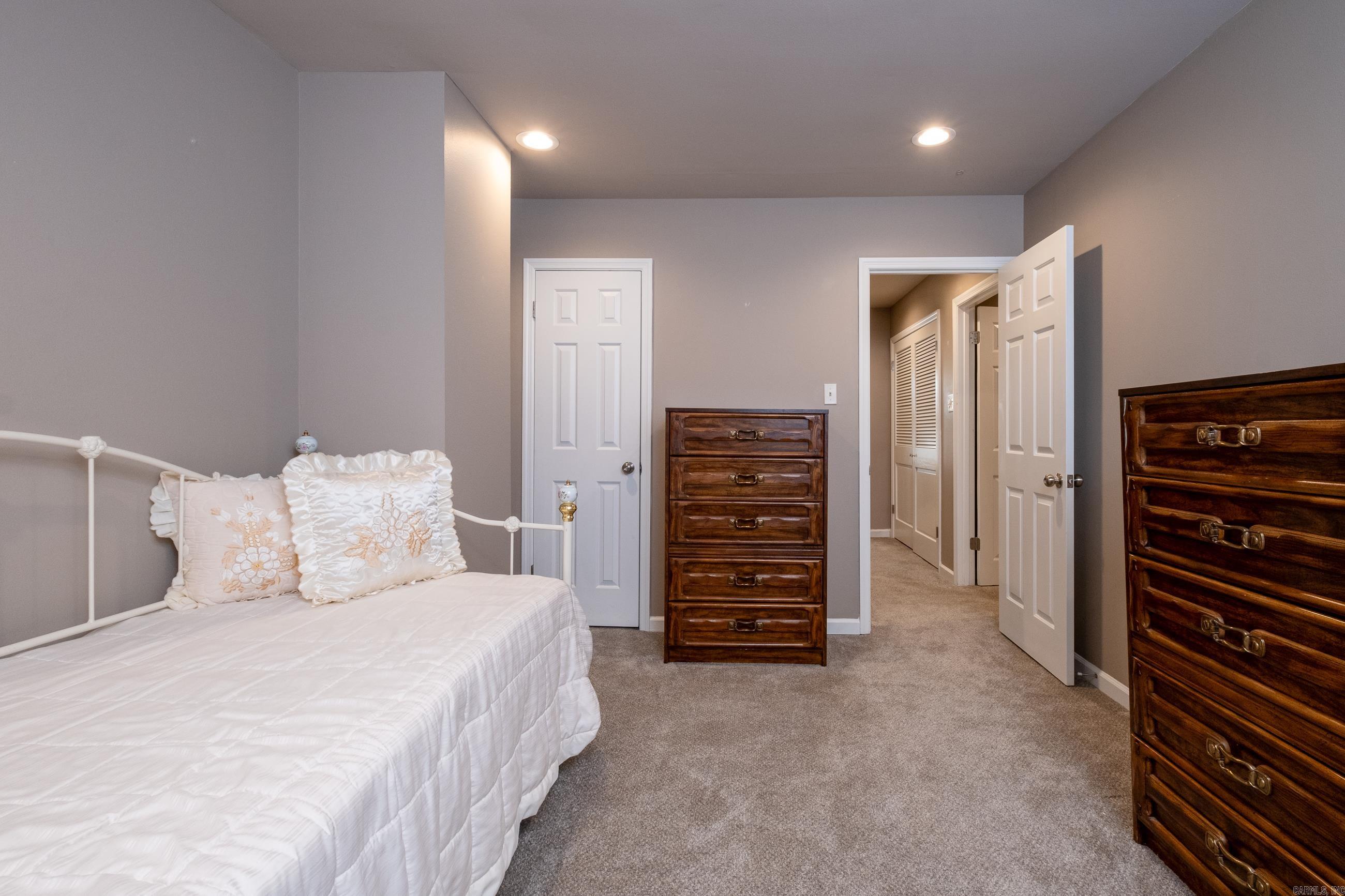 KINGSBRIDGE TWNHSE - Residential