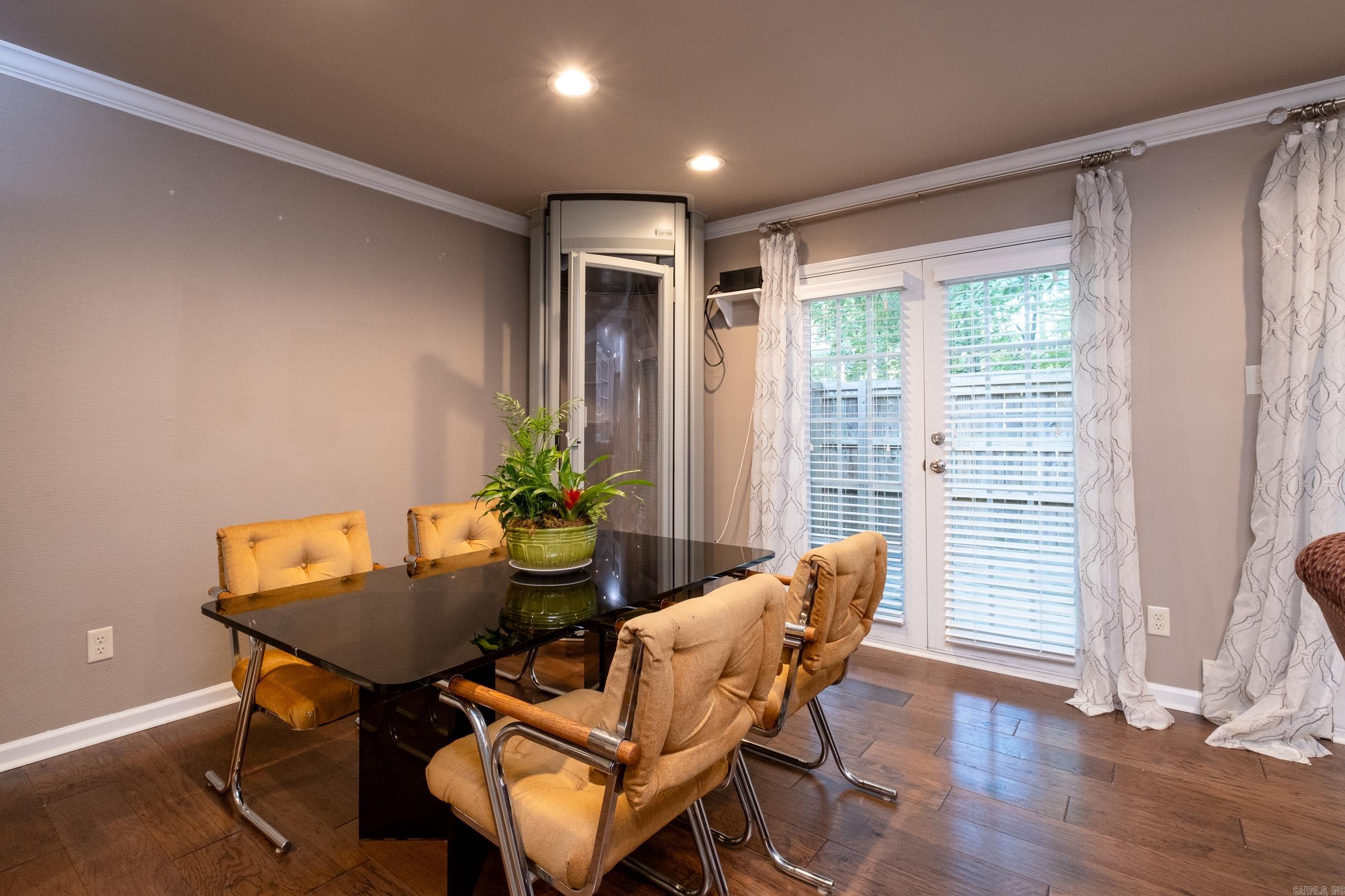 KINGSBRIDGE TWNHSE - Residential