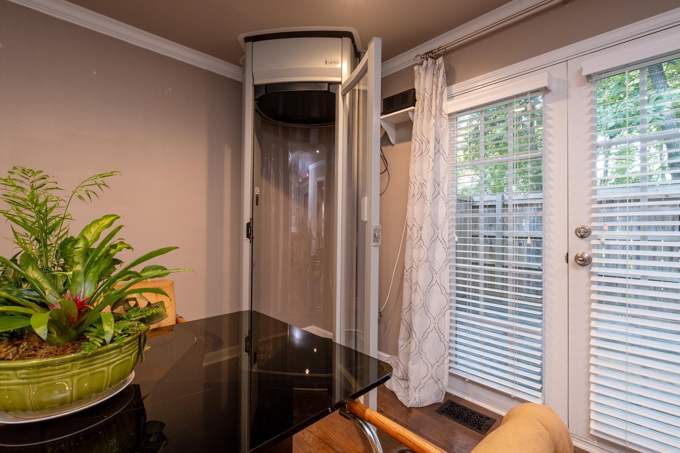 KINGSBRIDGE TWNHSE - Residential