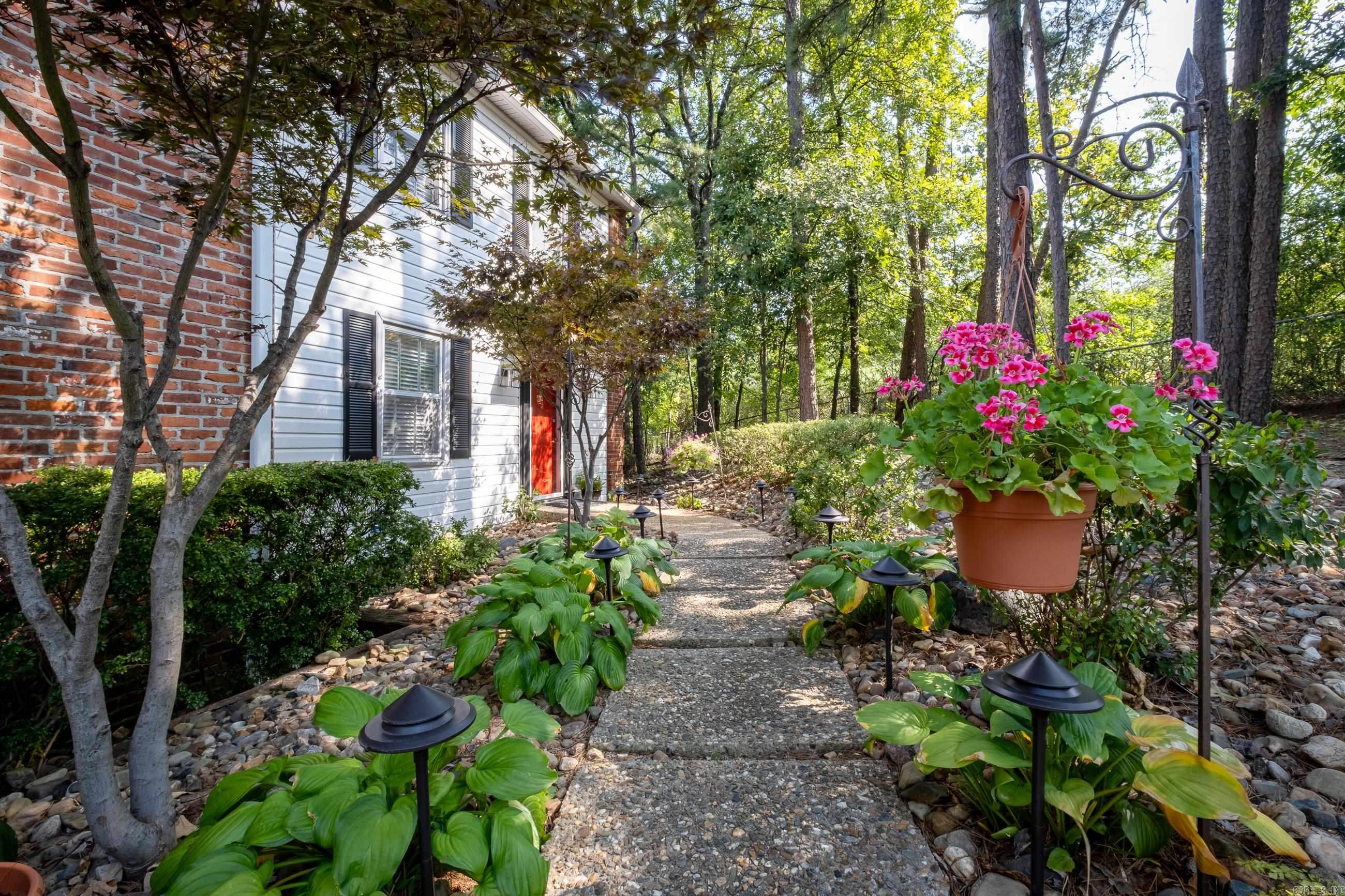 KINGSBRIDGE TWNHSE - Residential