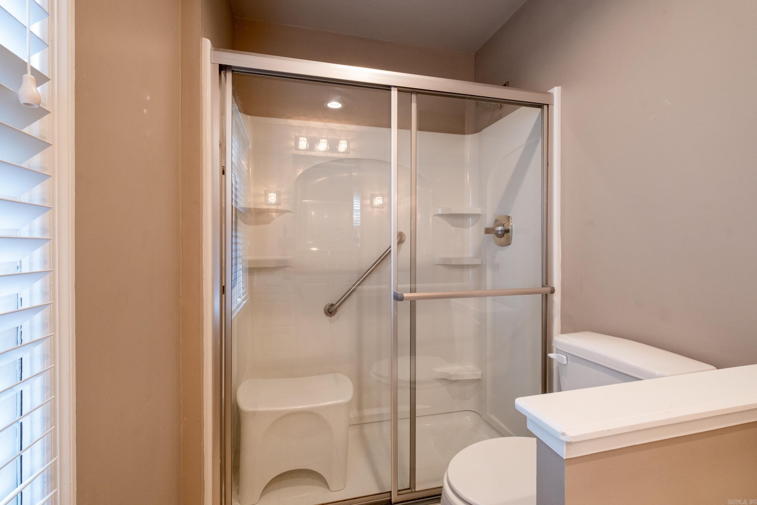 KINGSBRIDGE TWNHSE - Residential