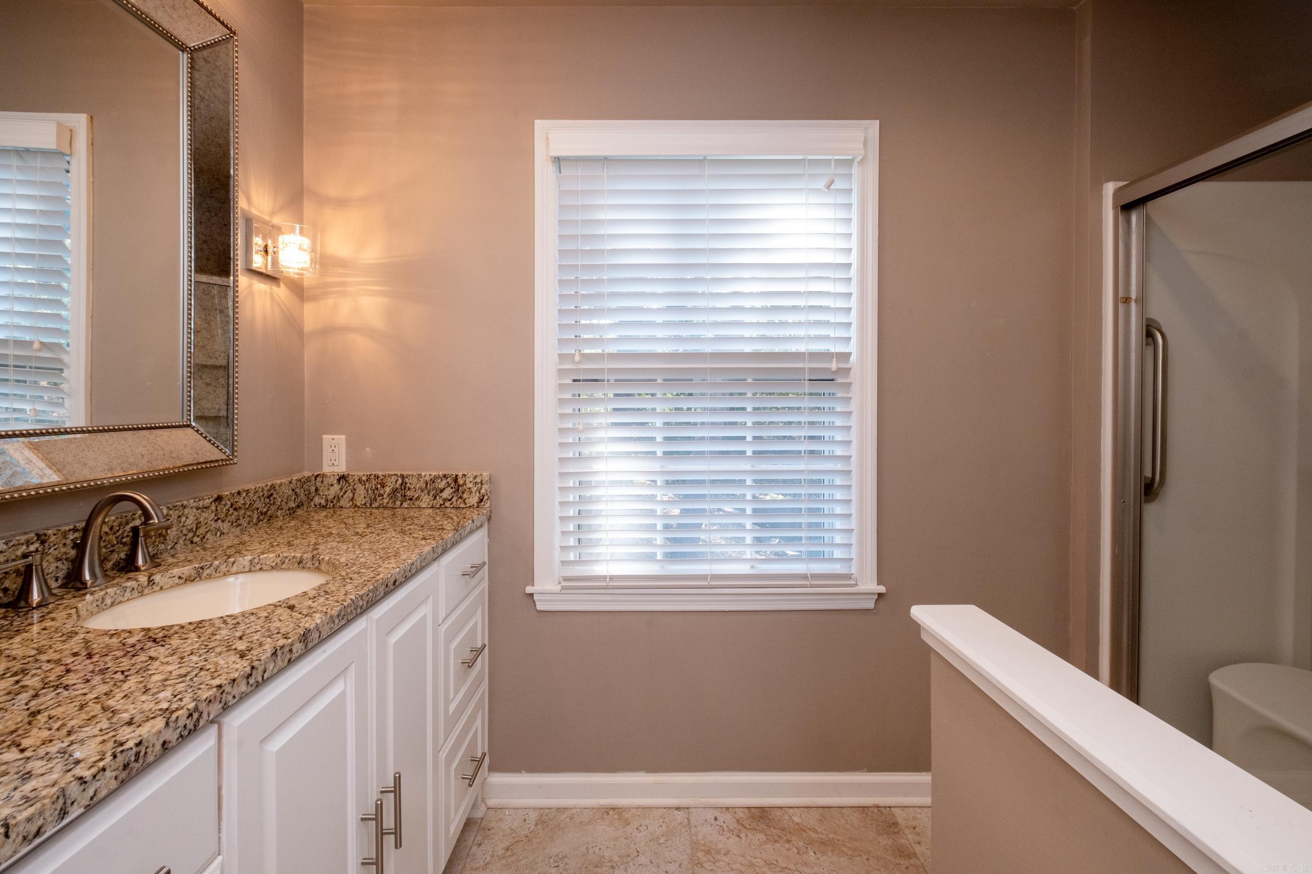 KINGSBRIDGE TWNHSE - Residential