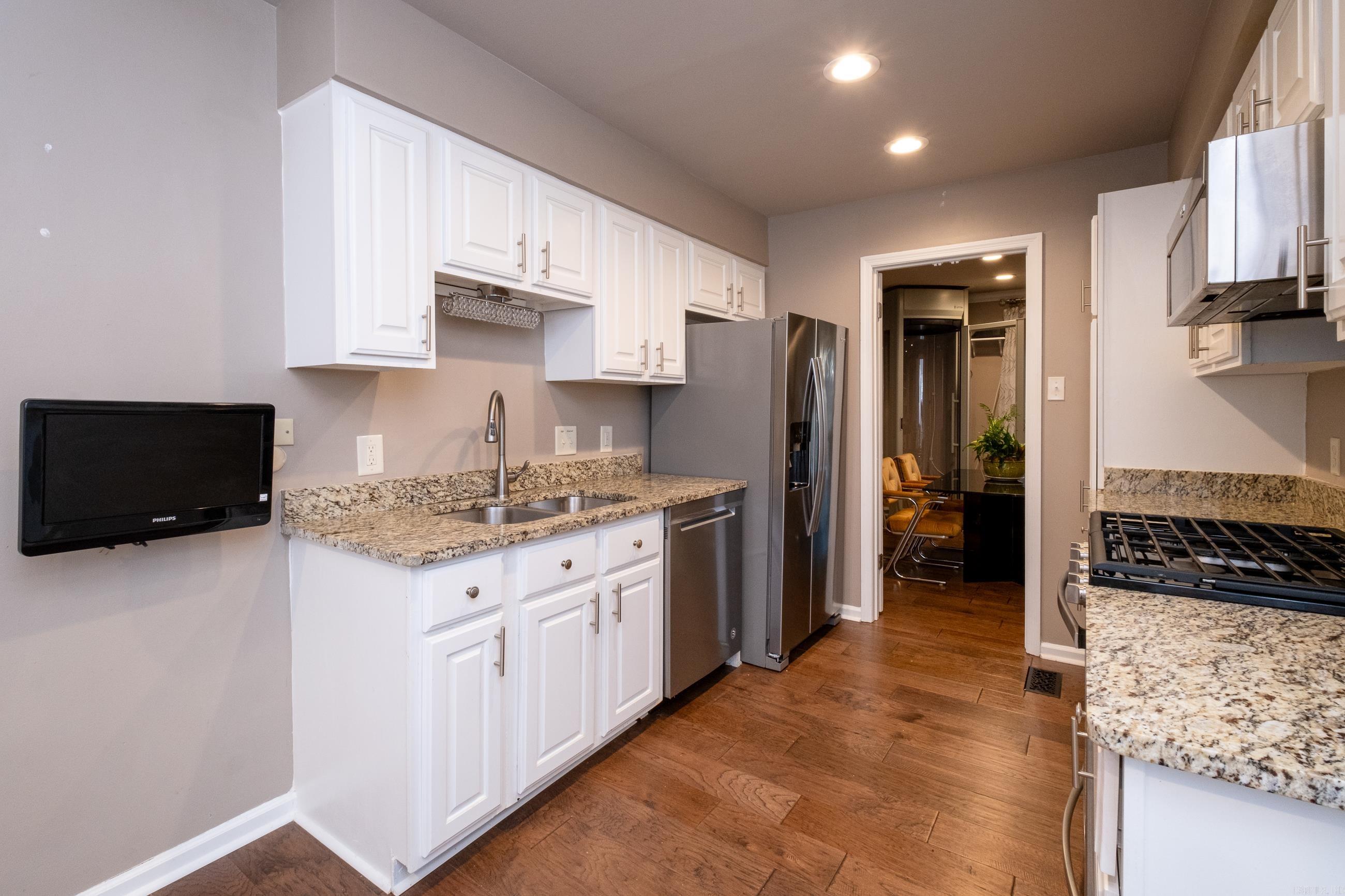 KINGSBRIDGE TWNHSE - Residential