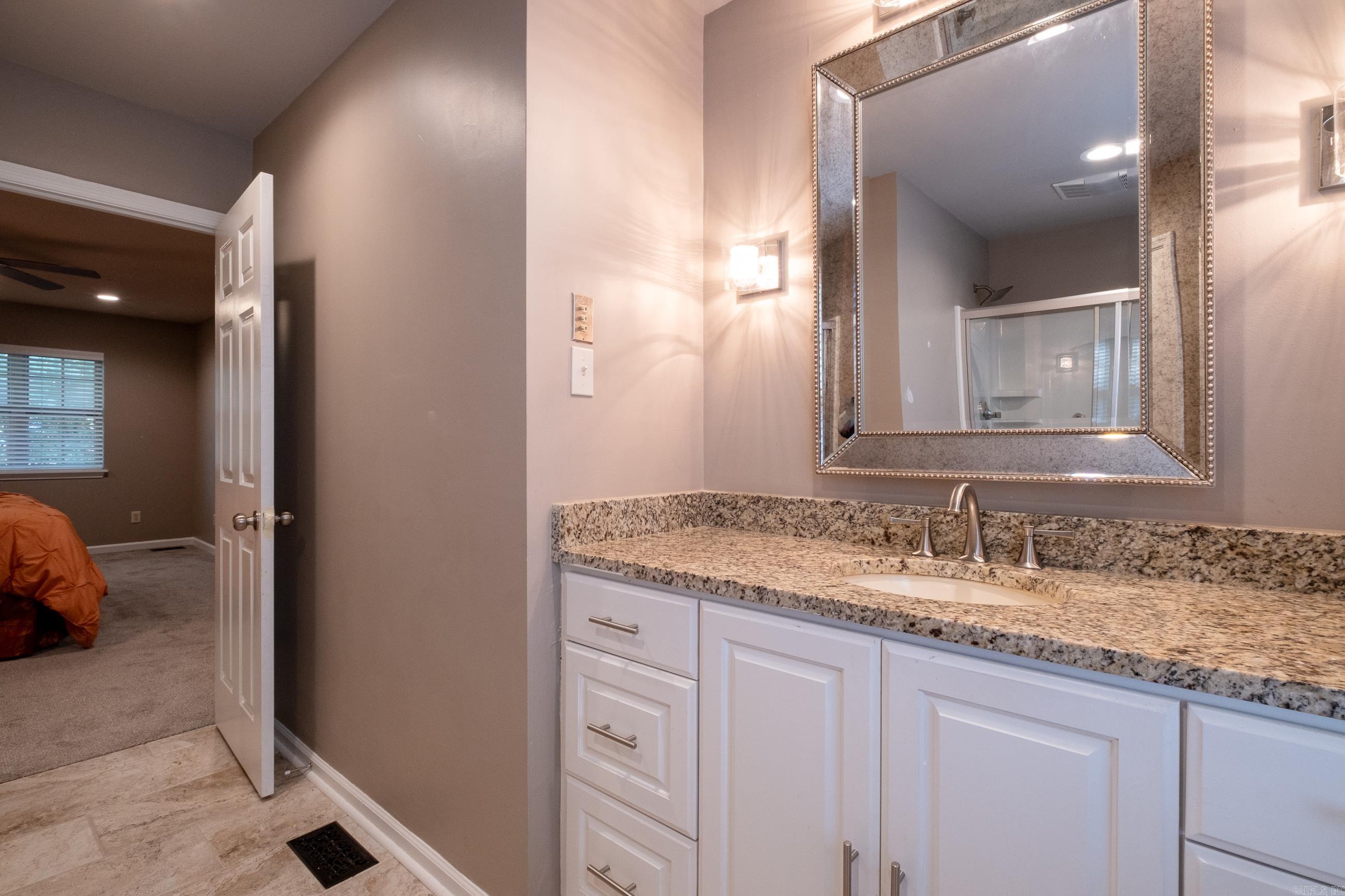 KINGSBRIDGE TWNHSE - Residential