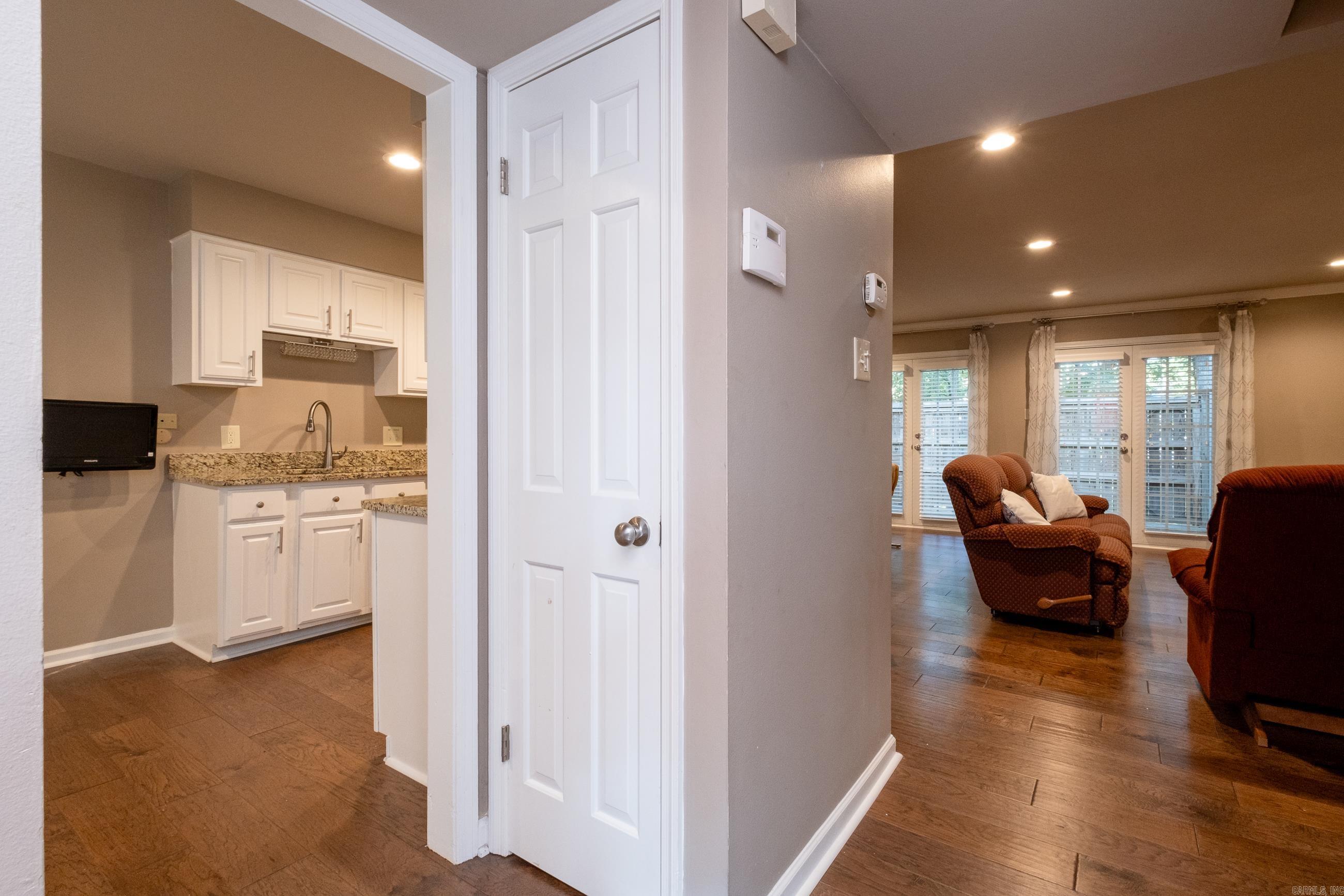 KINGSBRIDGE TWNHSE - Residential