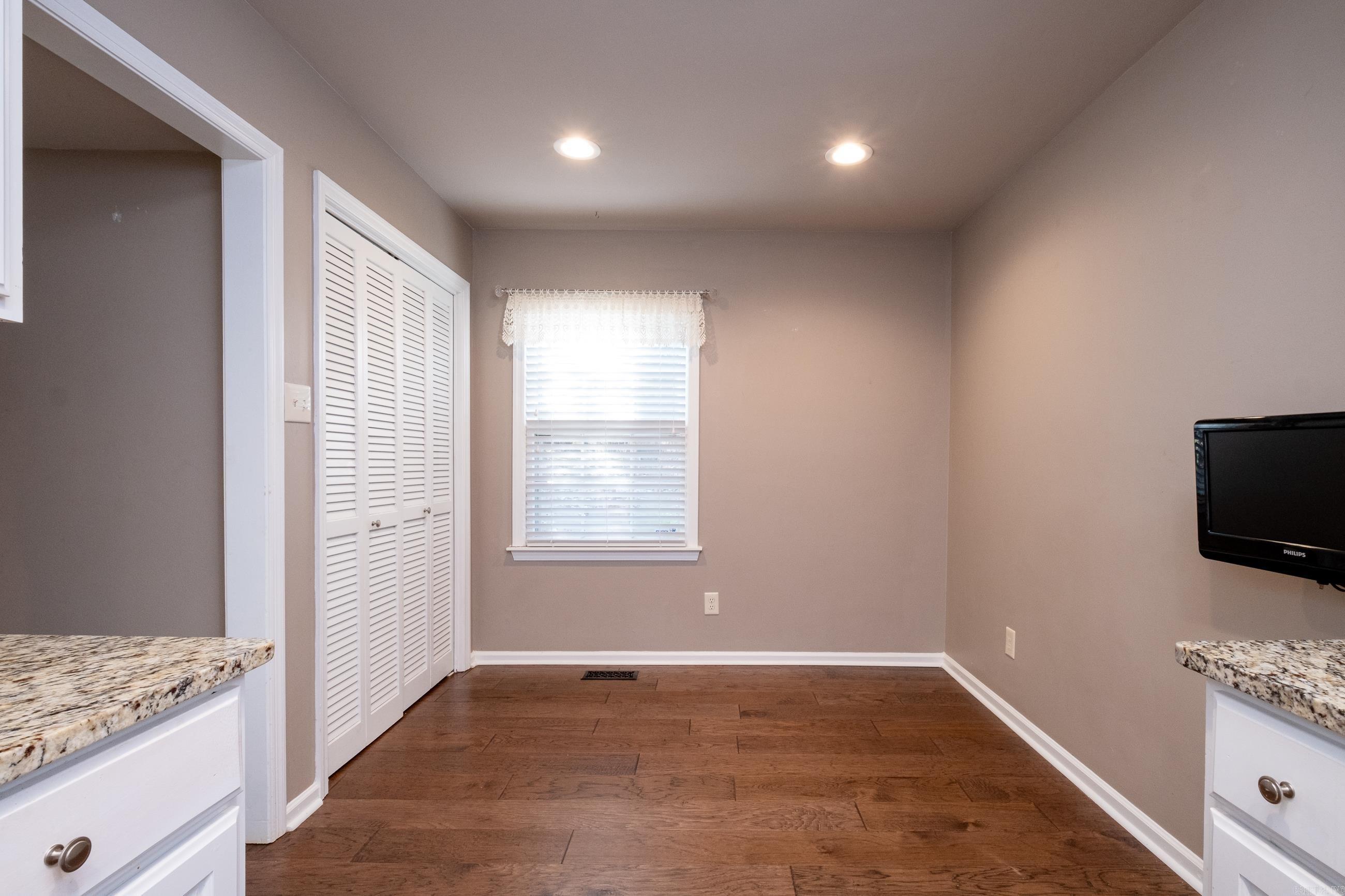 KINGSBRIDGE TWNHSE - Residential