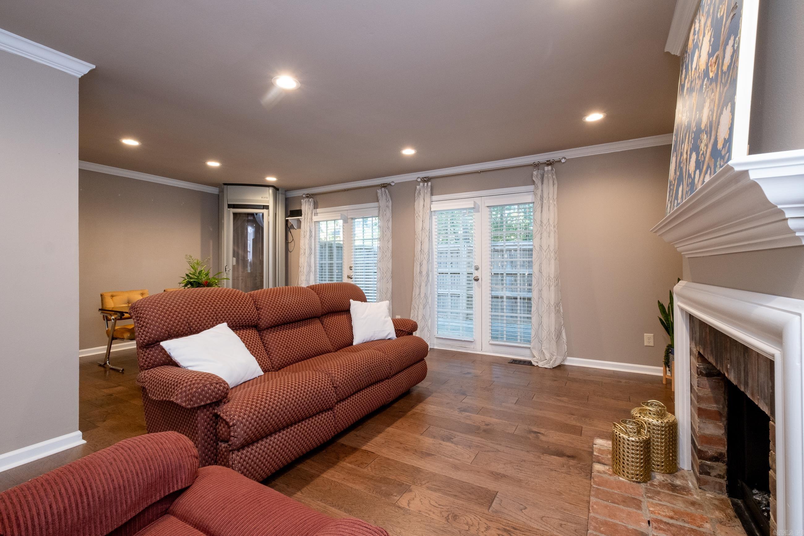 KINGSBRIDGE TWNHSE - Residential