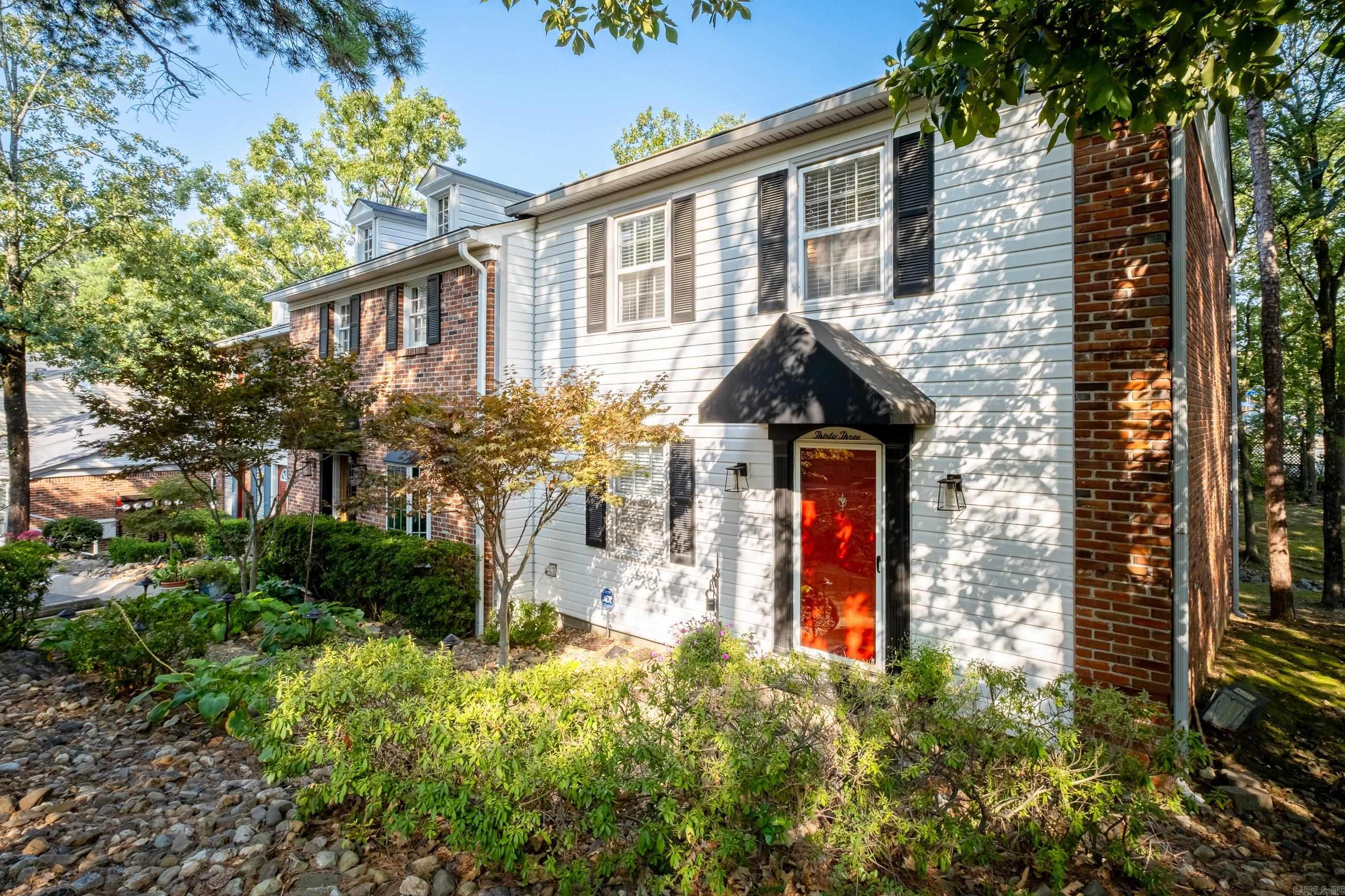 KINGSBRIDGE TWNHSE - Residential