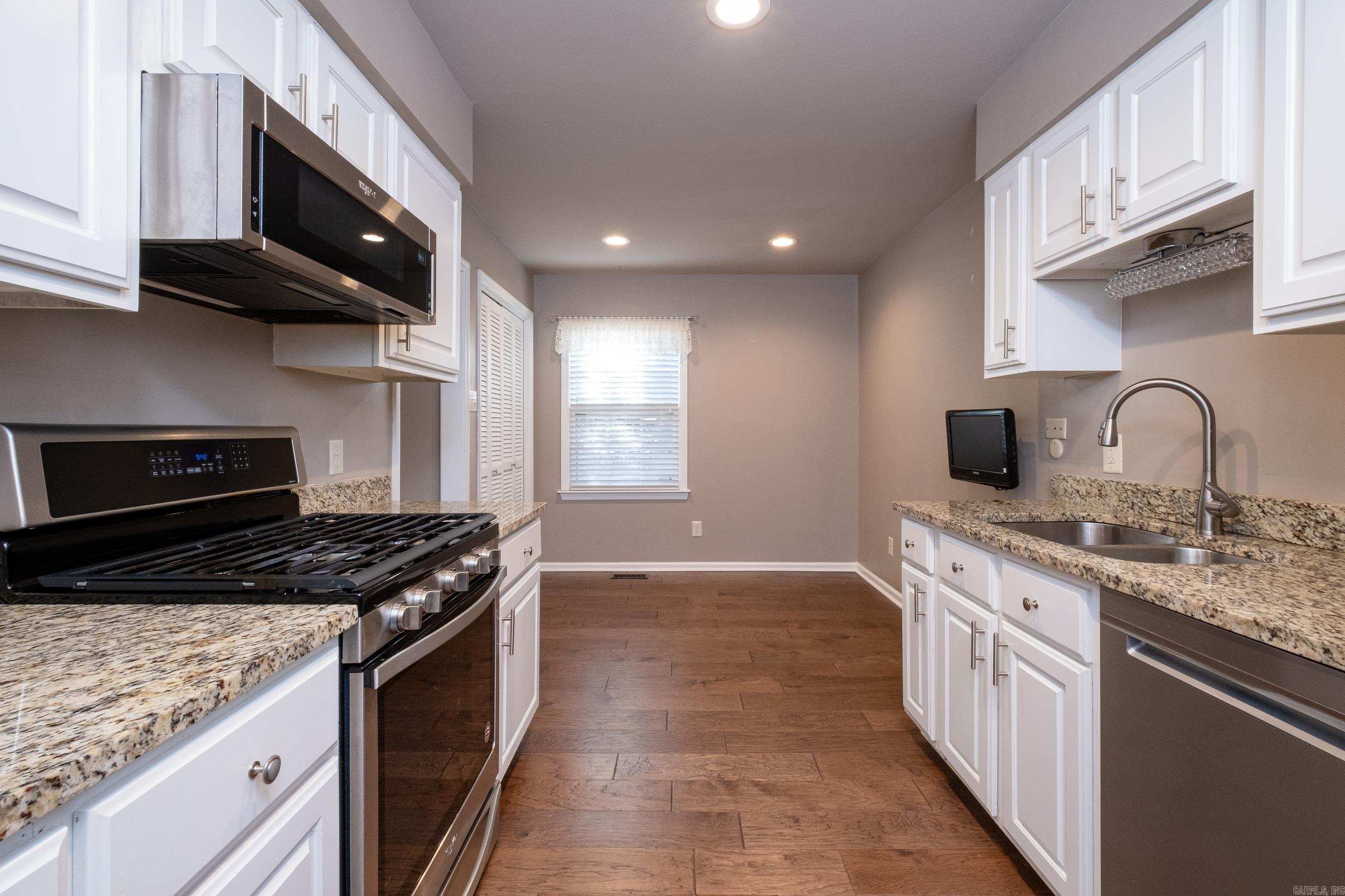 KINGSBRIDGE TWNHSE - Residential