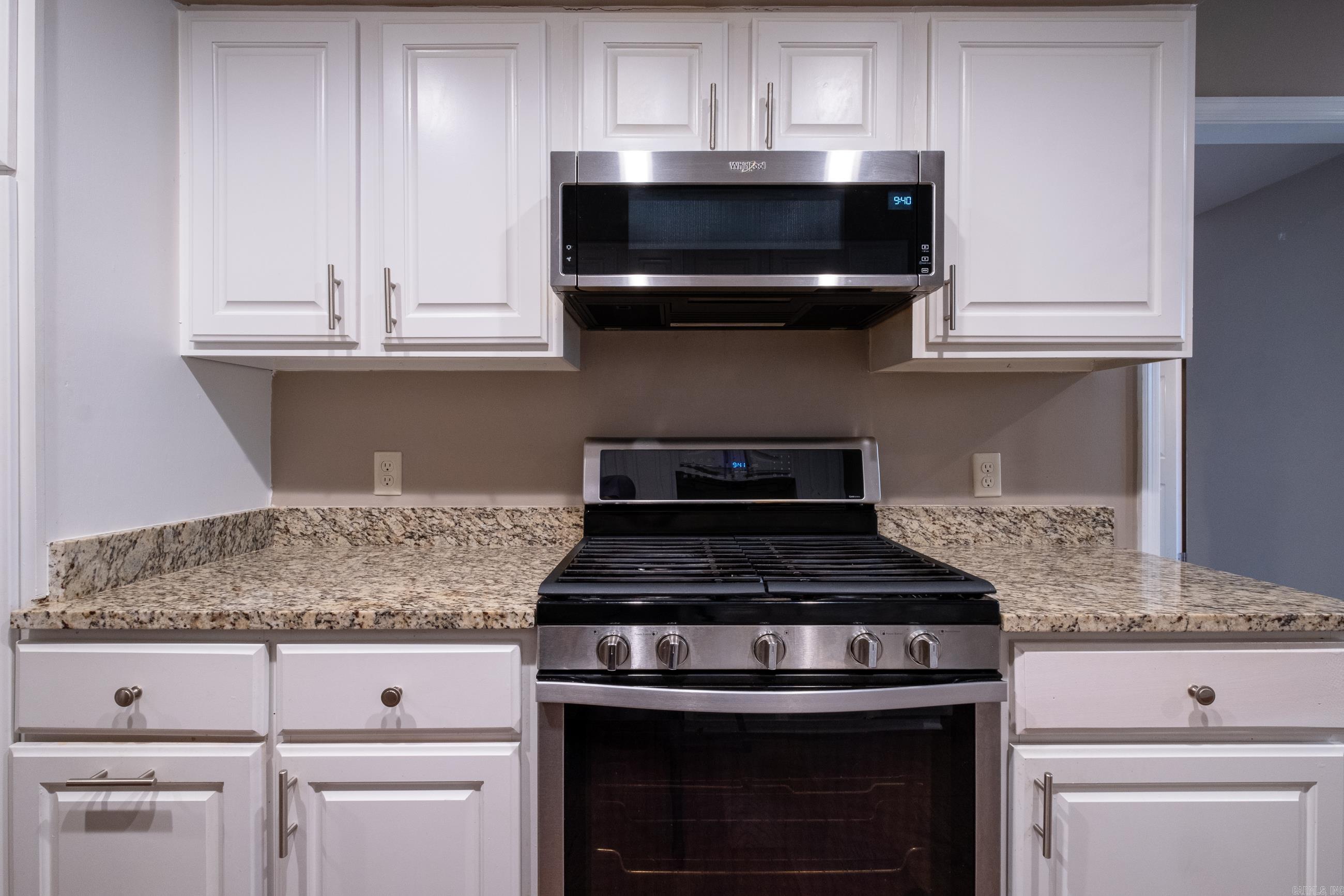 KINGSBRIDGE TWNHSE - Residential