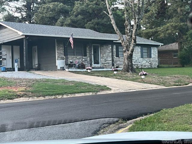 Don't miss this completely remodeled gem. All the extras to bring modern life to an older home. Large addition to the back for bonus square footage. Don't miss out. Call today for your viewing. Home has an oversized backyard for your families enjoyment with a nice storage building. Convenient to Interstate 30 to travel to Benton or Little Rock.