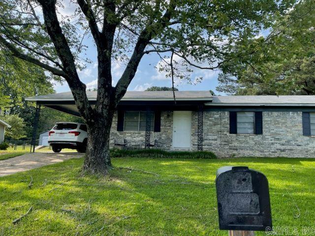 Don't miss this completely remodeled gem. All the extras to bring modern life to an older home. Large addition to the back for bonus square footage. Don't miss out. Call today for your viewing. Home has an oversized backyard for your families enjoyment with a nice storage building. Convenient to Interstate 30 to travel to Benton or Little Rock.