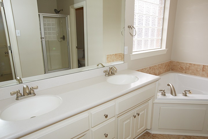 COUNTRY CLUB OF ARK THE - Residential Lease