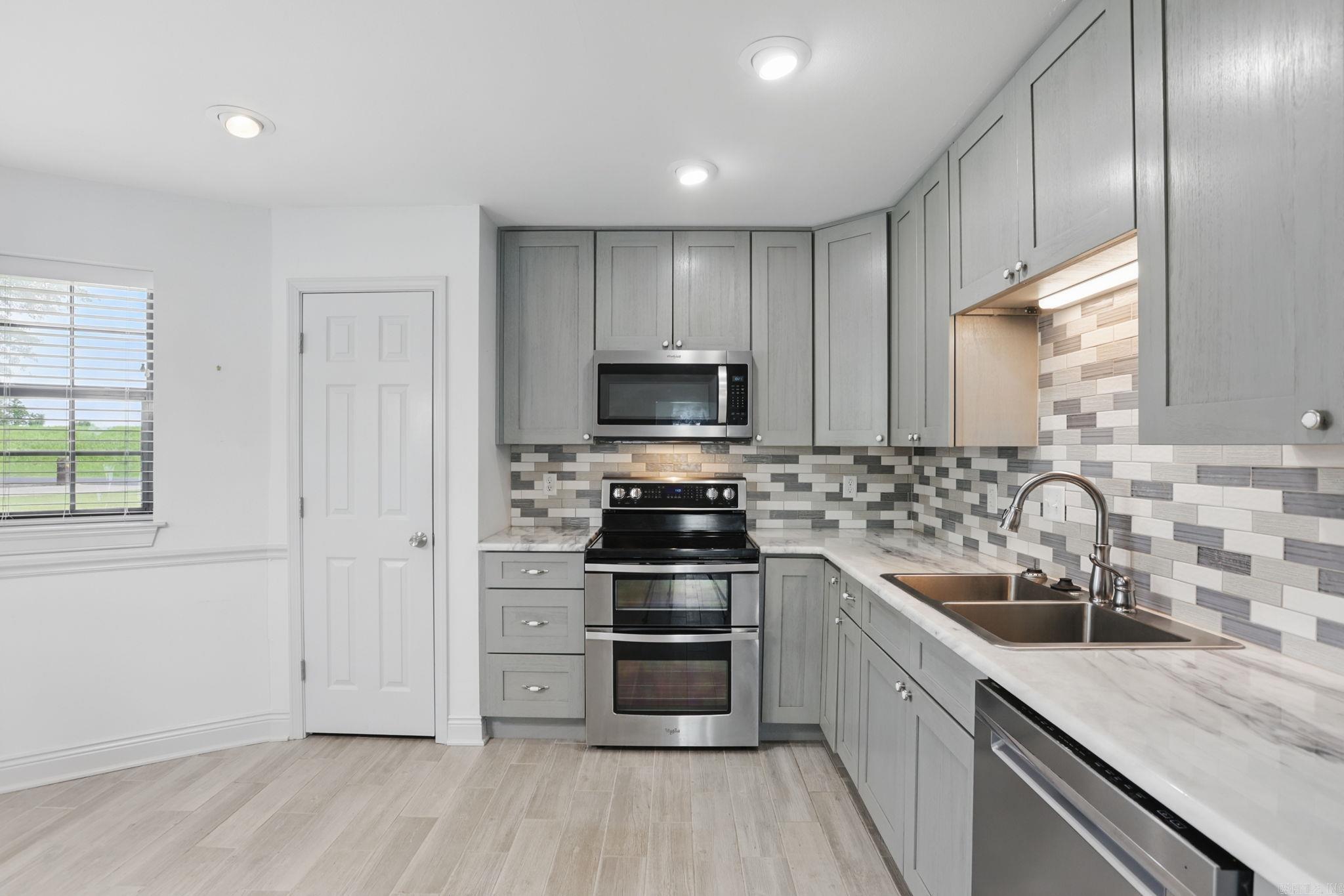 WILLOW BEACH ESTATES - Residential
