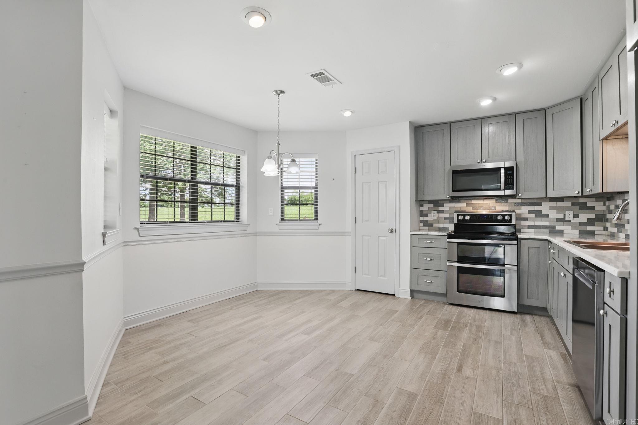 WILLOW BEACH ESTATES - Residential