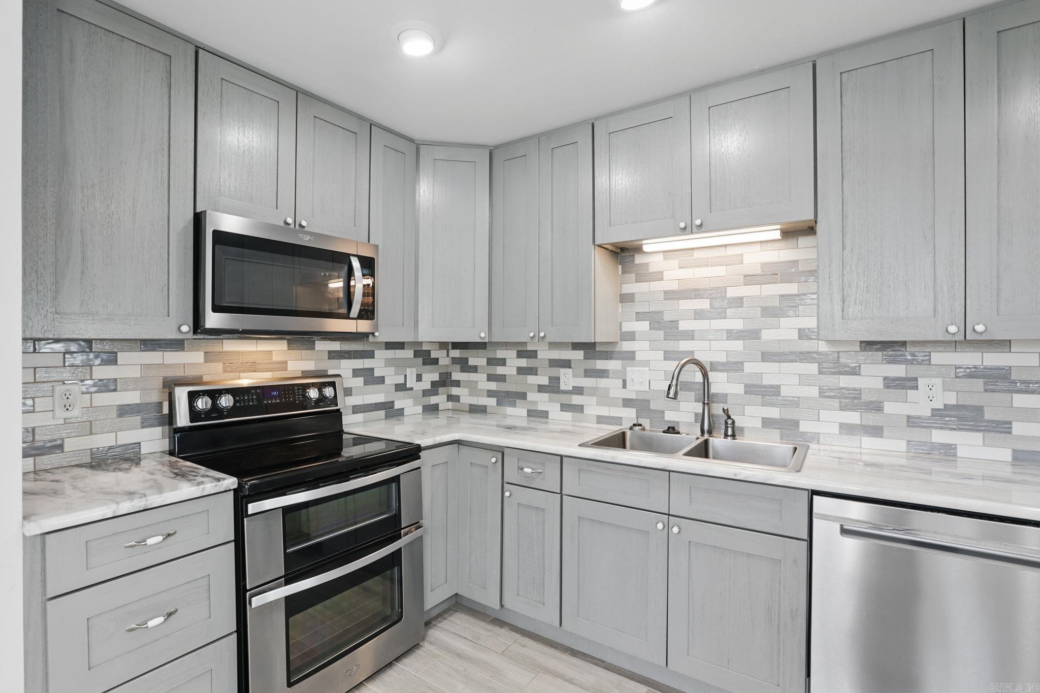 WILLOW BEACH ESTATES - Residential