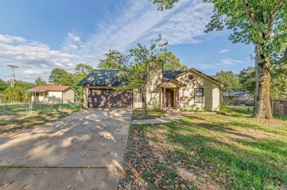 This charming 3-bedroom, 2-bath home is ideally located in the heart of Sherwood. With a functional layout, spacious rooms, and lots of natural light, it’s a great choice for first-time buyers. The unfinished back porch offers potential for future outdoor space. Close to schools, parks, and shopping. More Photos coming soon!