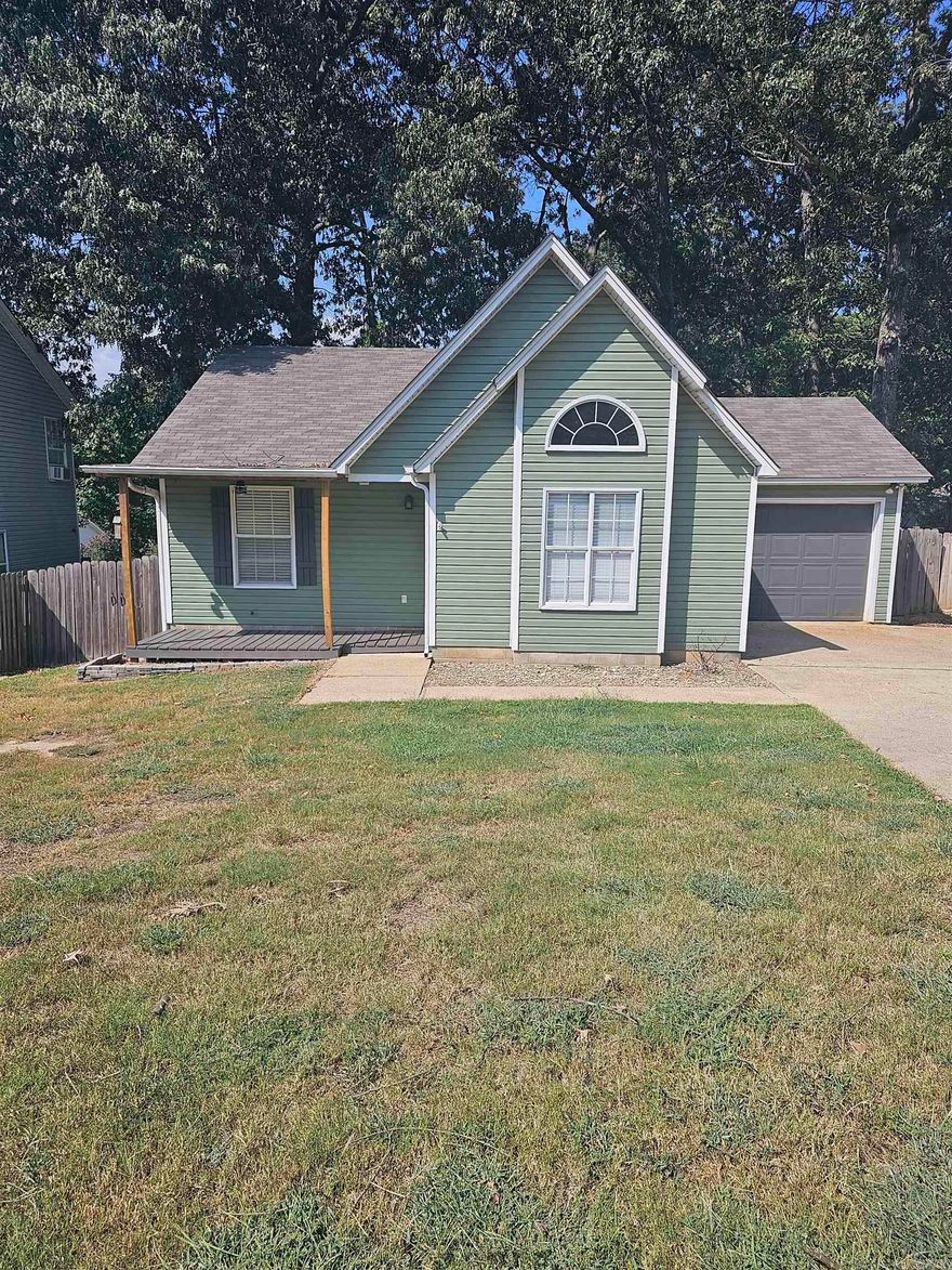 Looking for a home to rent in the Benton area!! This charming 2 bed 1 bath home with a fully fenced-in backyard. Is just the right one for you!! It has been recently updated with new flooring, paint, and light fixtures. The home also offers a one-car garage. This home is ready today so don't wait to schedule your private showing call 501-539-2325 today!!