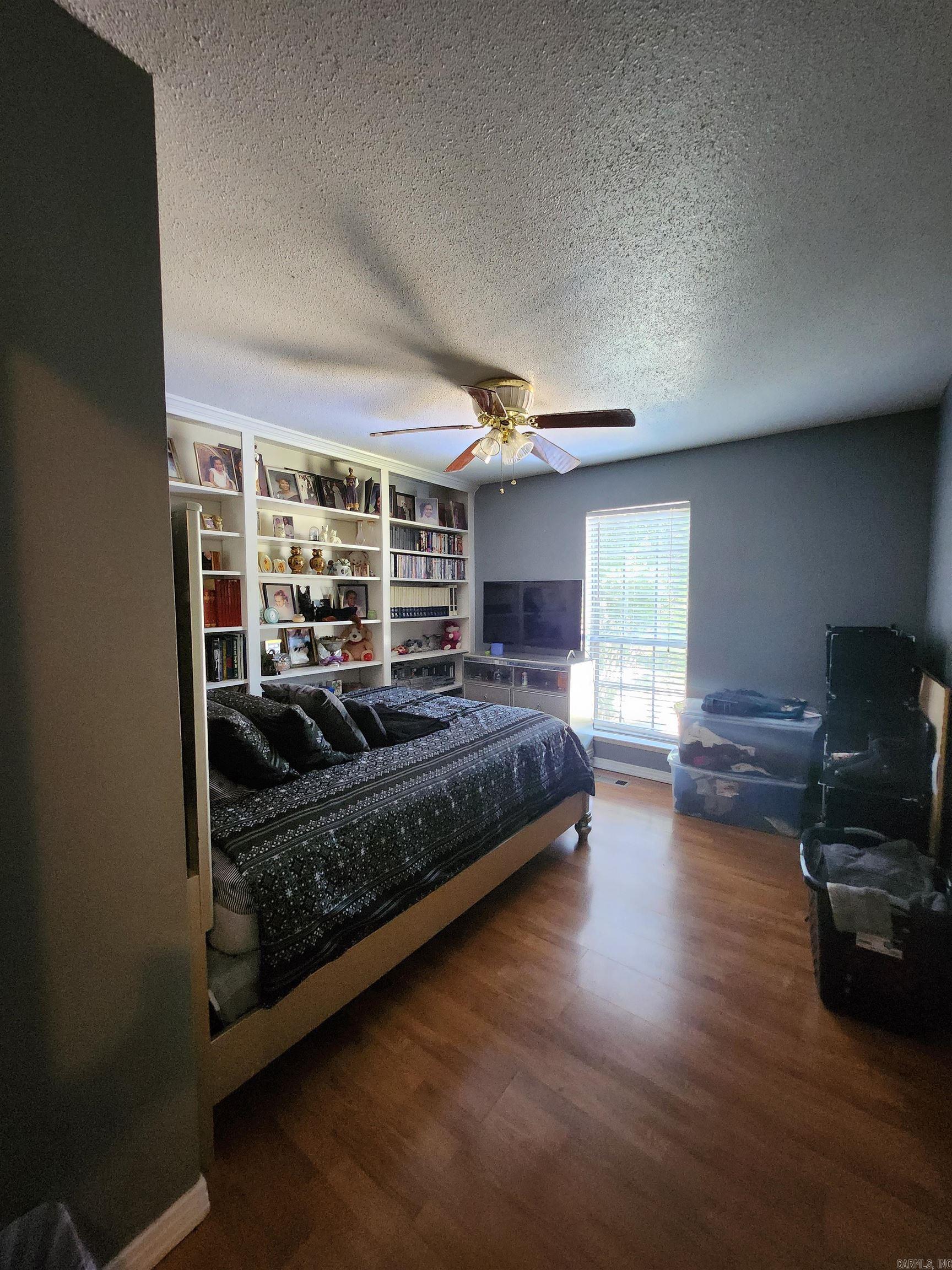 PLEASANT VIEW - Residential