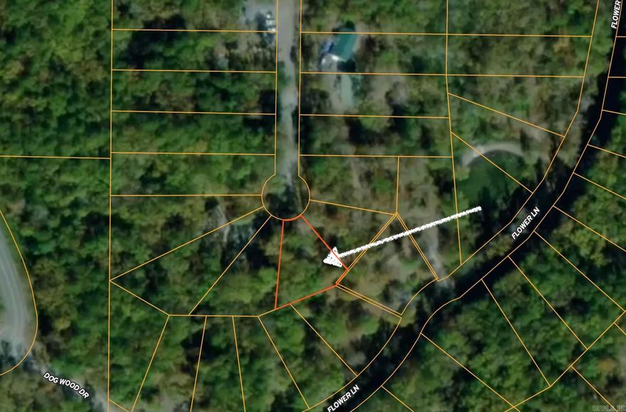 Cul de sac lot in the Green Tree subdivision.  Just a short 5 minutes to the Greers Ferry Lake, and approximately 15 minutes to downtown Clinton, AR.  At .28 acres, a great spot for a micro cabin and inexpensive enough as well.