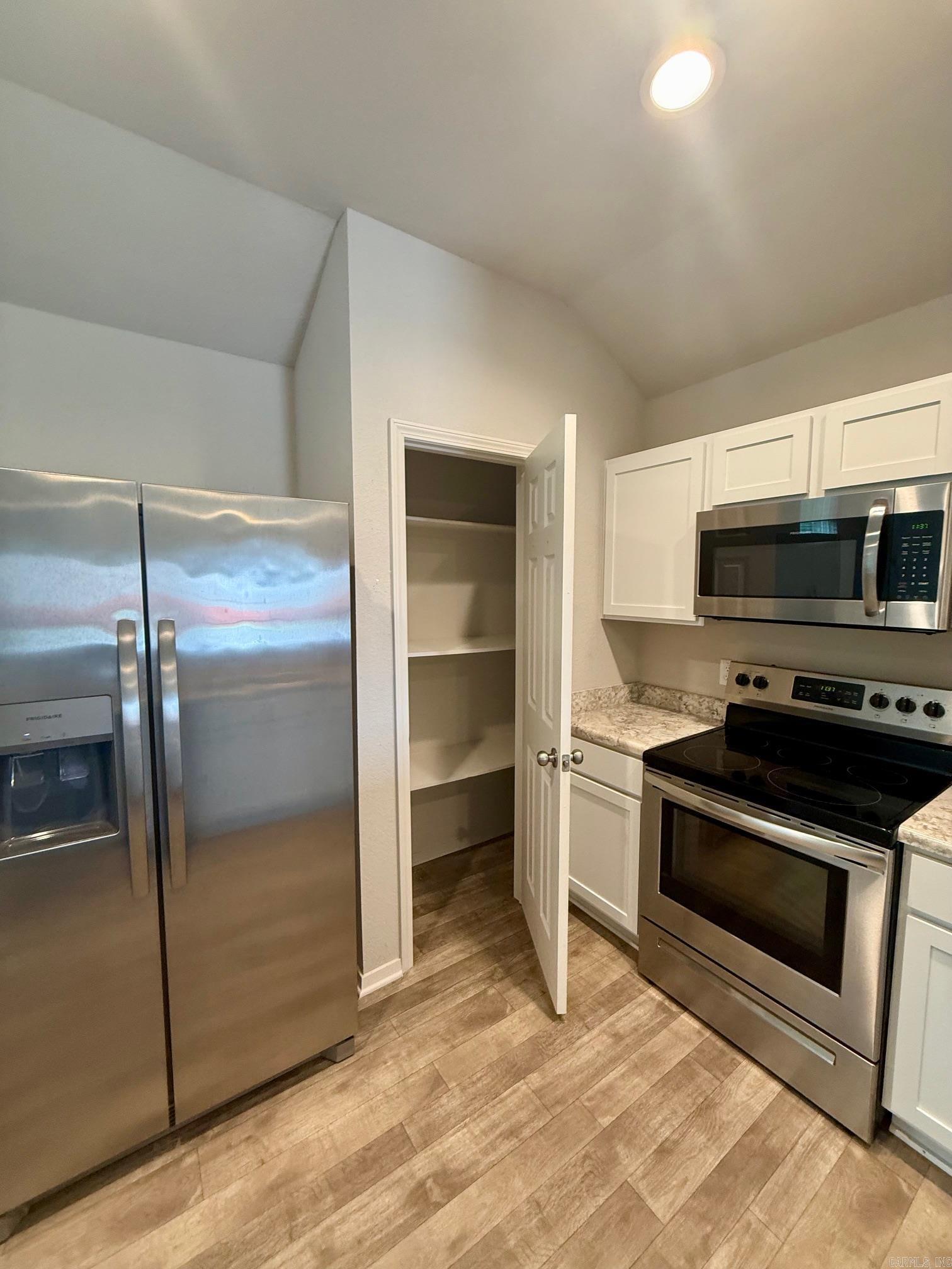 WHITE OAK CROSSING - Residential Lease