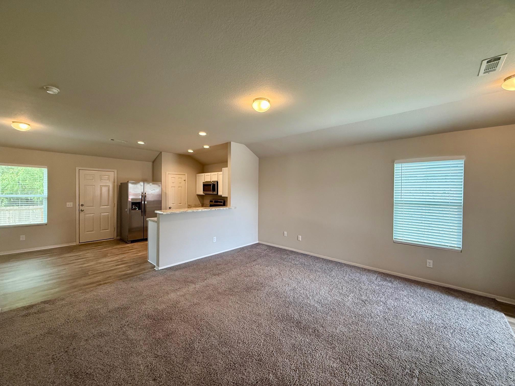 WHITE OAK CROSSING - Residential Lease