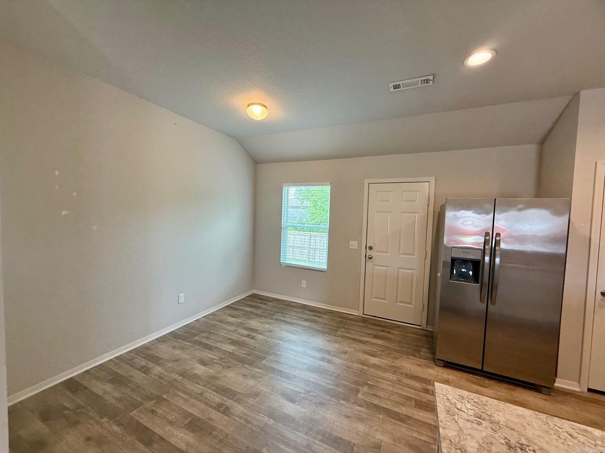 WHITE OAK CROSSING - Residential Lease