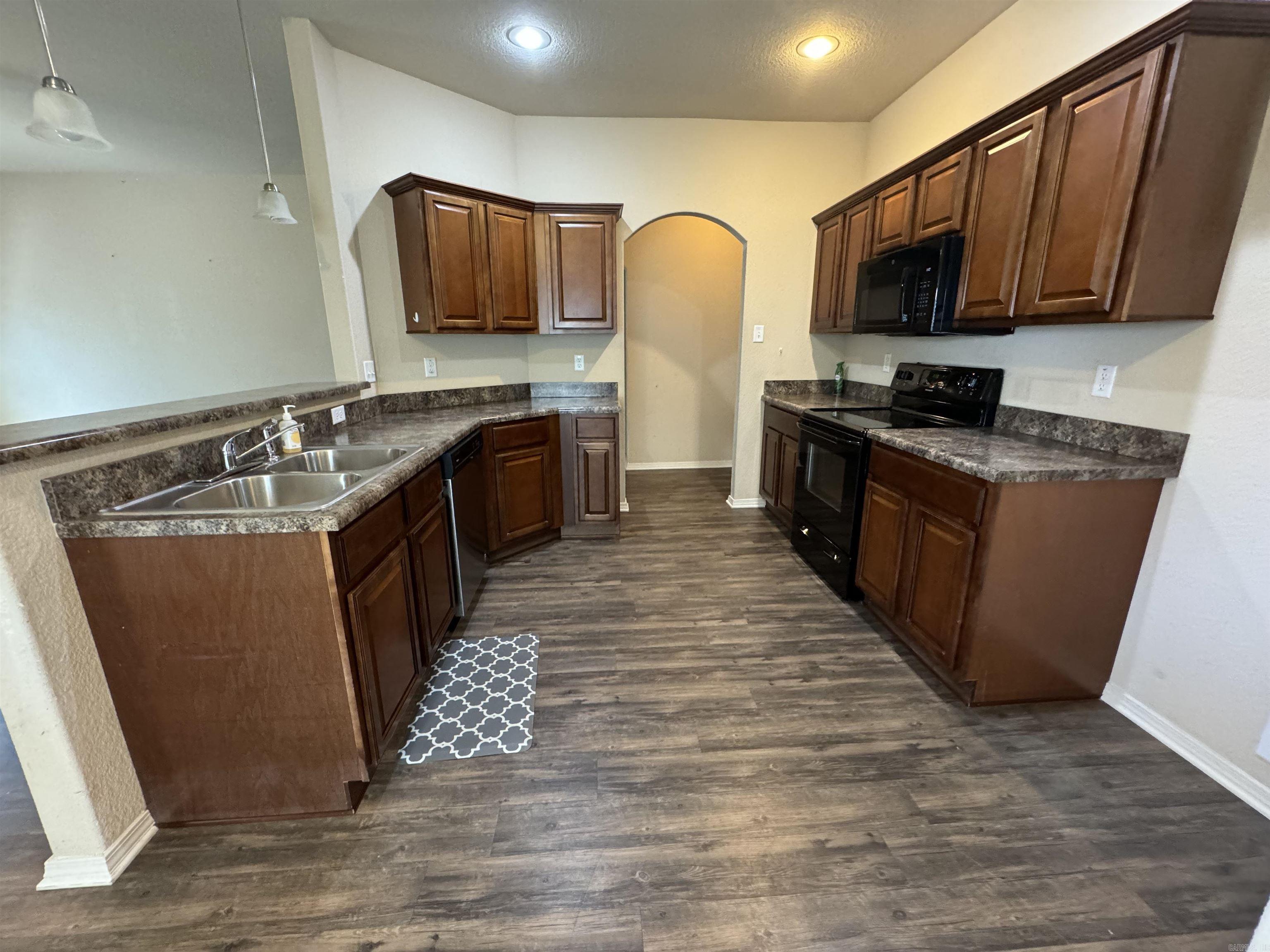 Benjamin Grove - Residential Lease