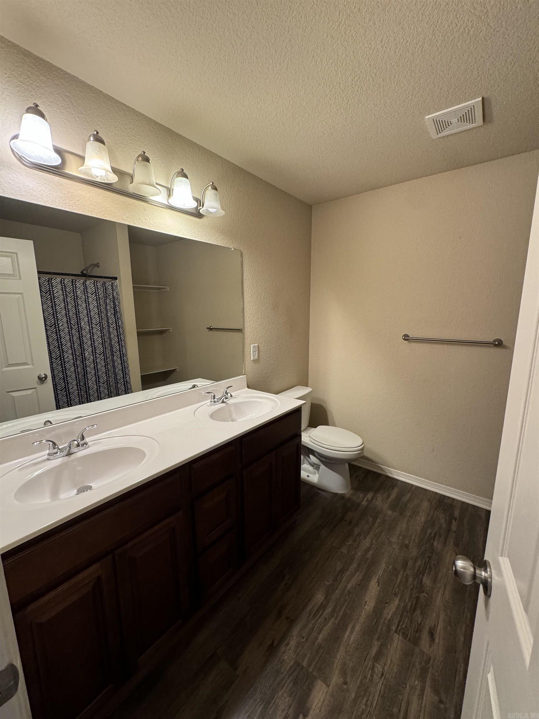 Benjamin Grove - Residential Lease