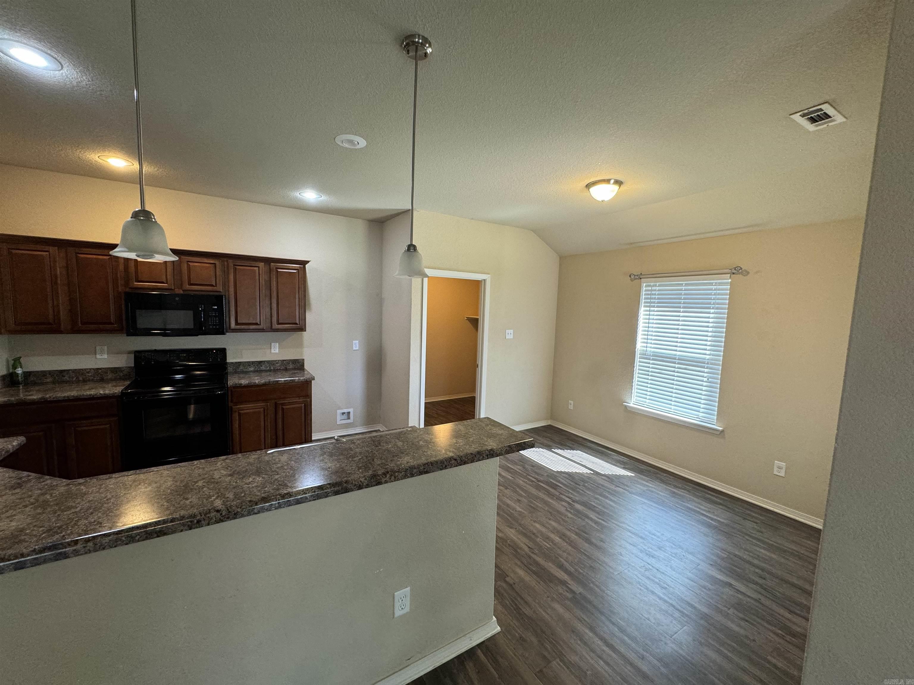 Benjamin Grove - Residential Lease