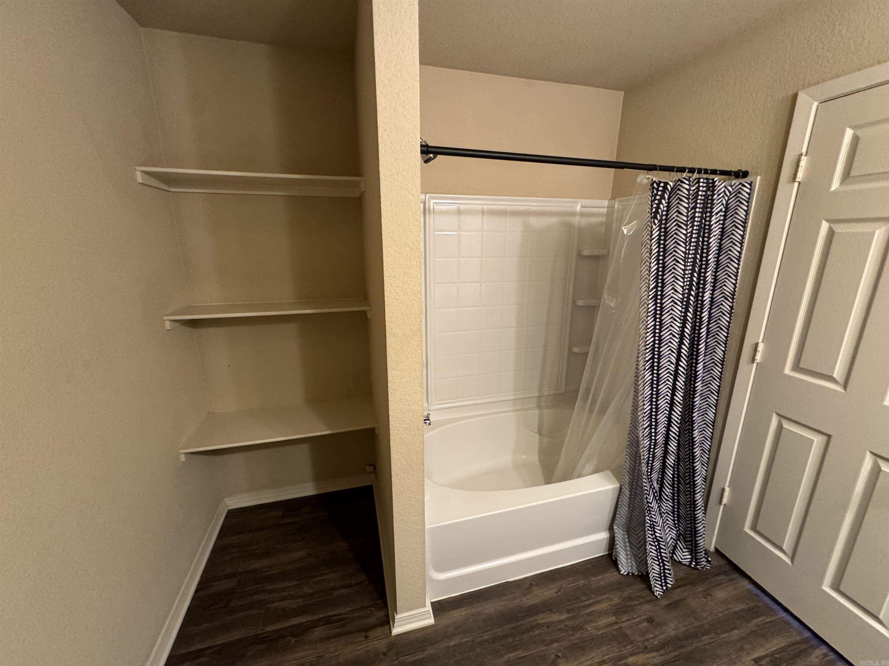 Benjamin Grove - Residential Lease