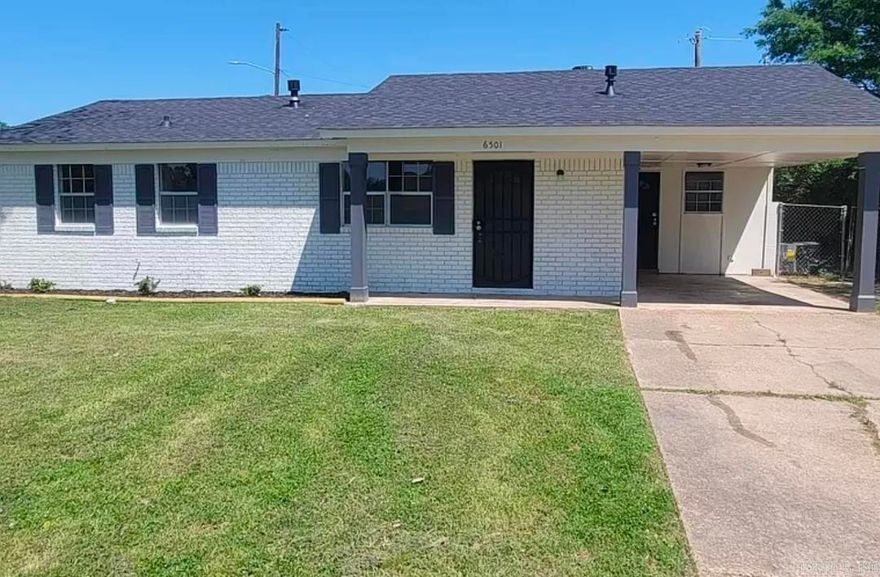 Cozy updated 3 Bedroom, 1.5 bath in the Meadow Park community is perfect for a Family or Roommates