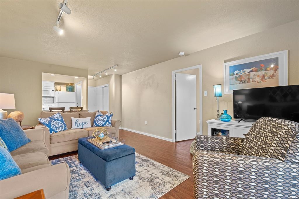 BEACON MANOR HPR - Residential