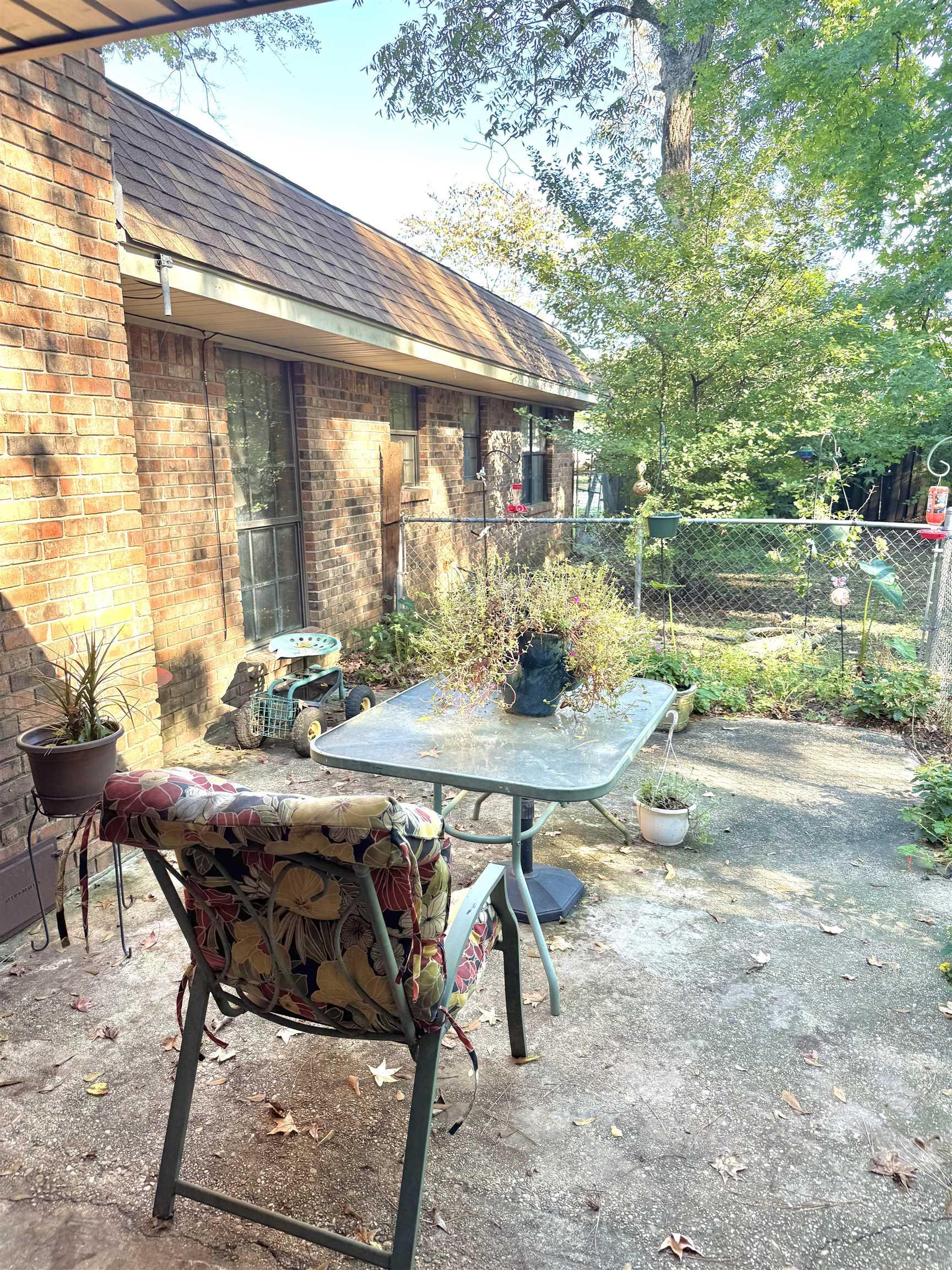 Vivian Manor - Residential