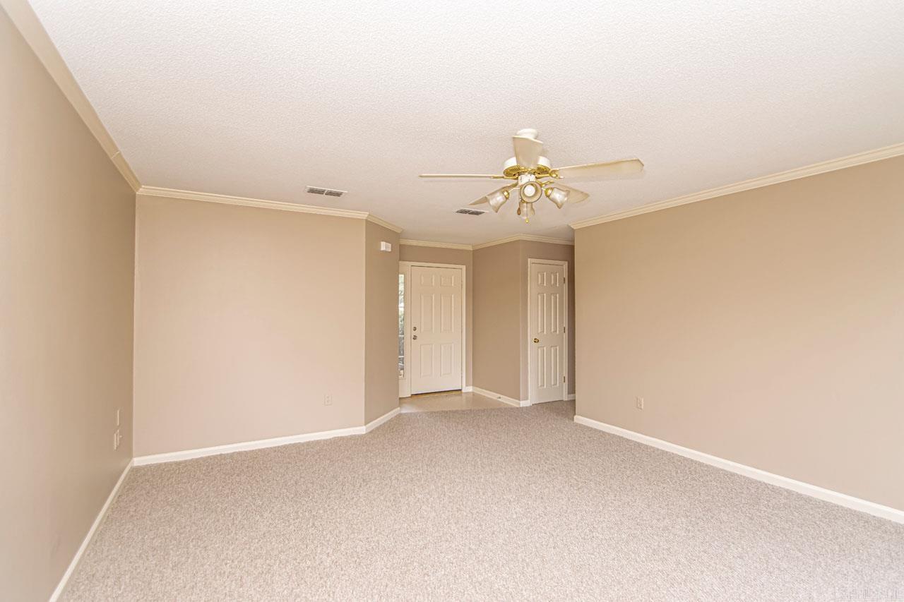 HUNTERS RUN - Residential