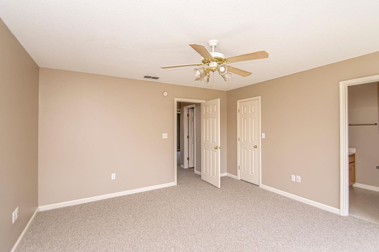 HUNTERS RUN - Residential